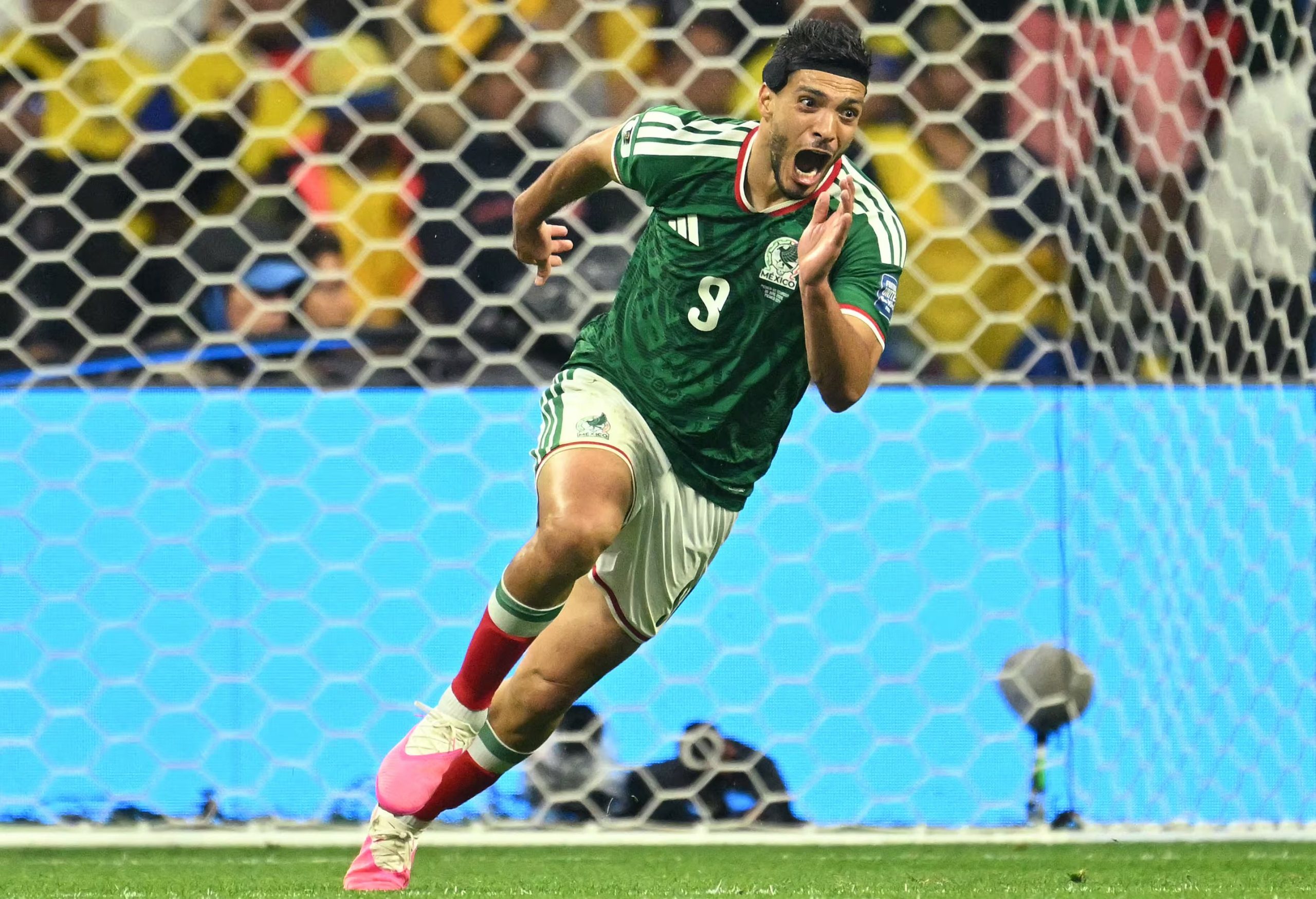 Mexico's forward #09 Raul Jimenez celebrates scoring his team's second goal during the 2026 World Cup round of 32 football match between Mexico and Ecuador at the Mexico City Stadium in Mexico City on June 30, 2026. (Photo by Yuri CORTEZ / AFP)