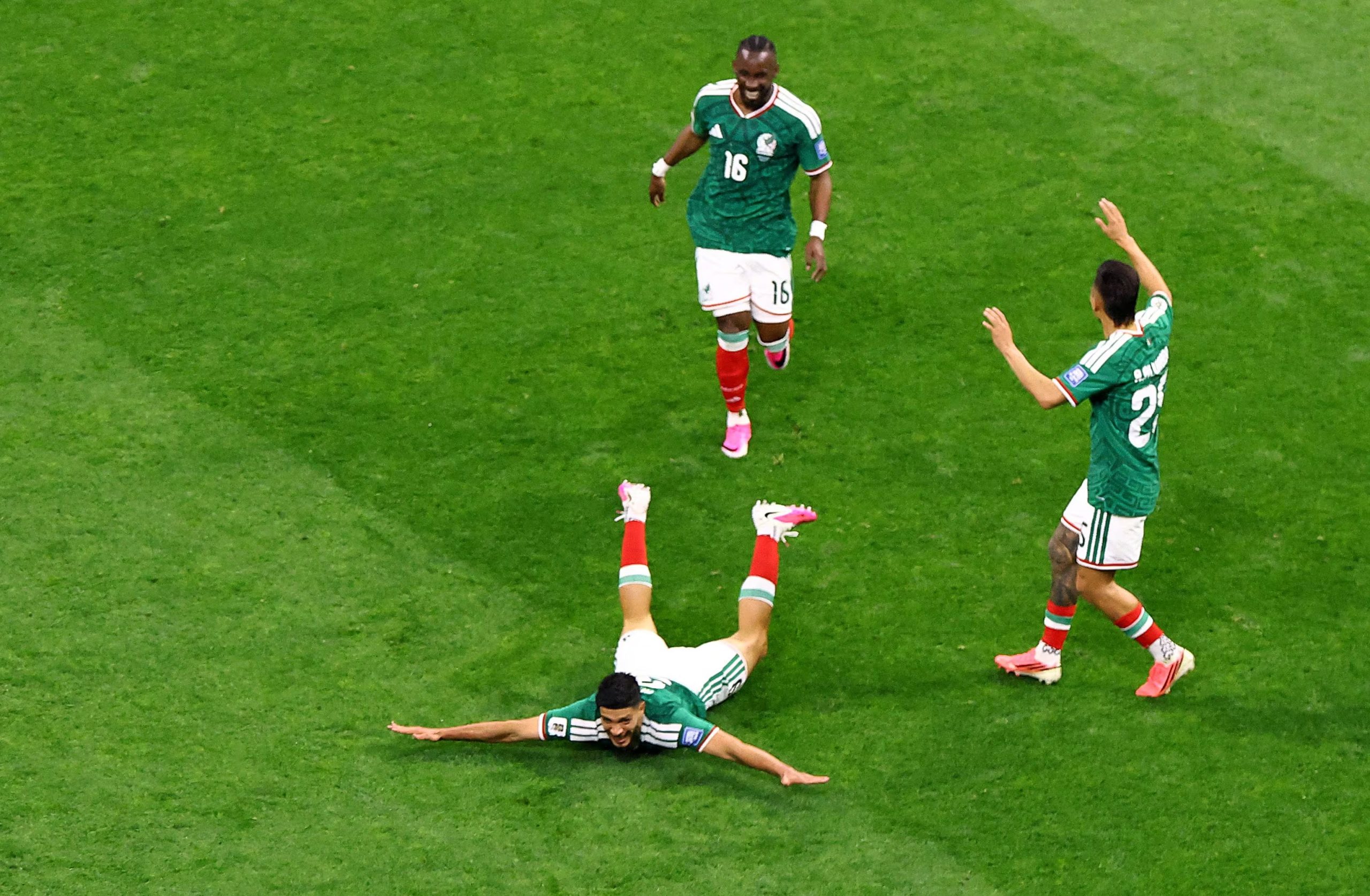 Soccer Football - FIFA World Cup 2026 - Round of 32 - Mexico v Ecuador - Estadio Azteca, Mexico City, Mexico - June 30, 2026 Mexico's Raul Jimenez celebrates scoring their second goal with teammates REUTERS/Henry Romero TPX IMAGES OF THE DAY