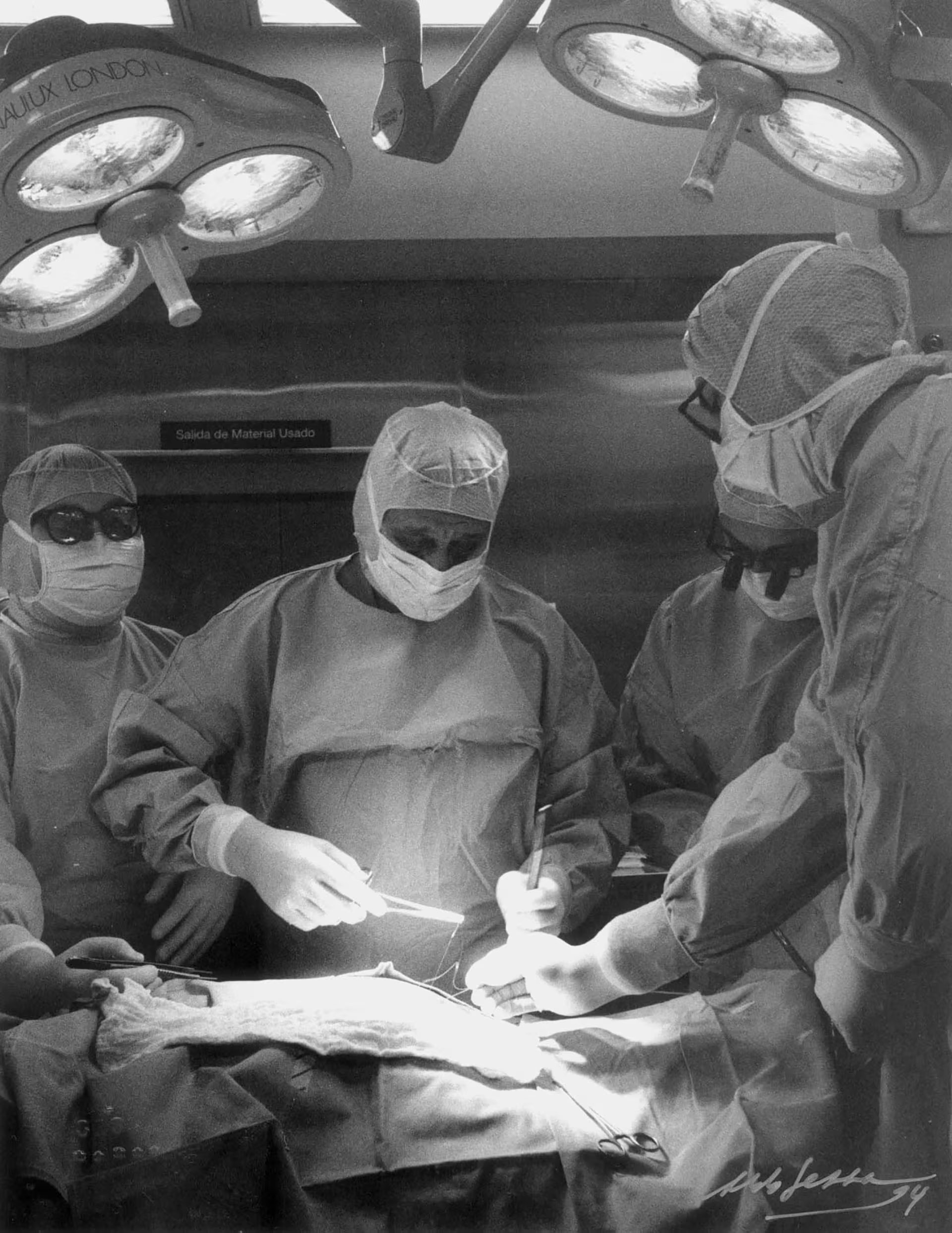 Estaba en tercer año de la carrera de Medicina cuando supo que su destino estaba dentro del quirófano. Se escapaba a presenciar las operaciones de sus docentes, mezclándose entre practicantes y alumnos más avanzados (Gentileza Mass PR)