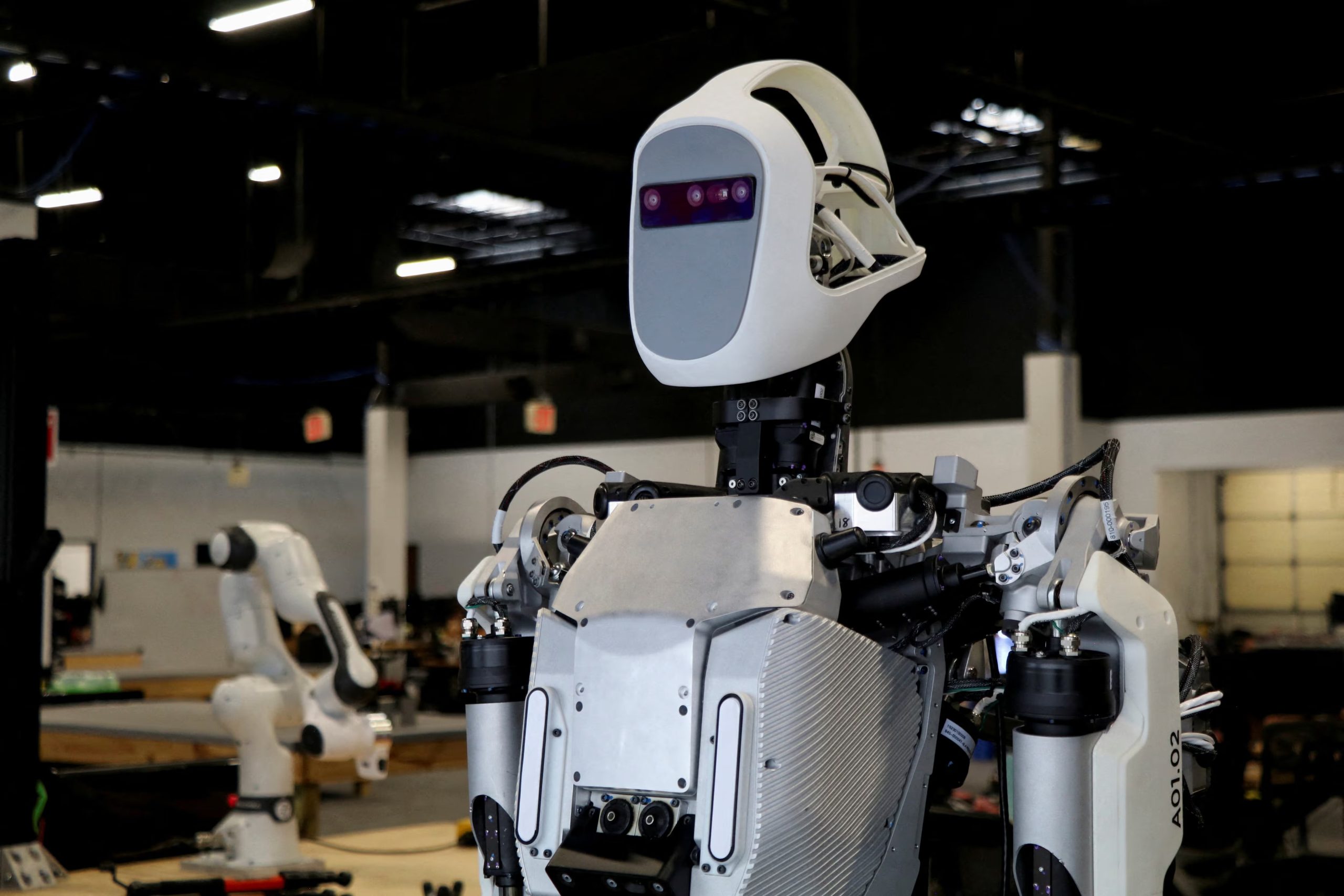 Humanoid prevé iniciar la producción en masa de robots humanoides con ruedas y lanzar su nueva plataforma con primeros despliegues comerciales en el cuarto trimestre de 2026.(REUTERS/Evan Garcia//File Photo)