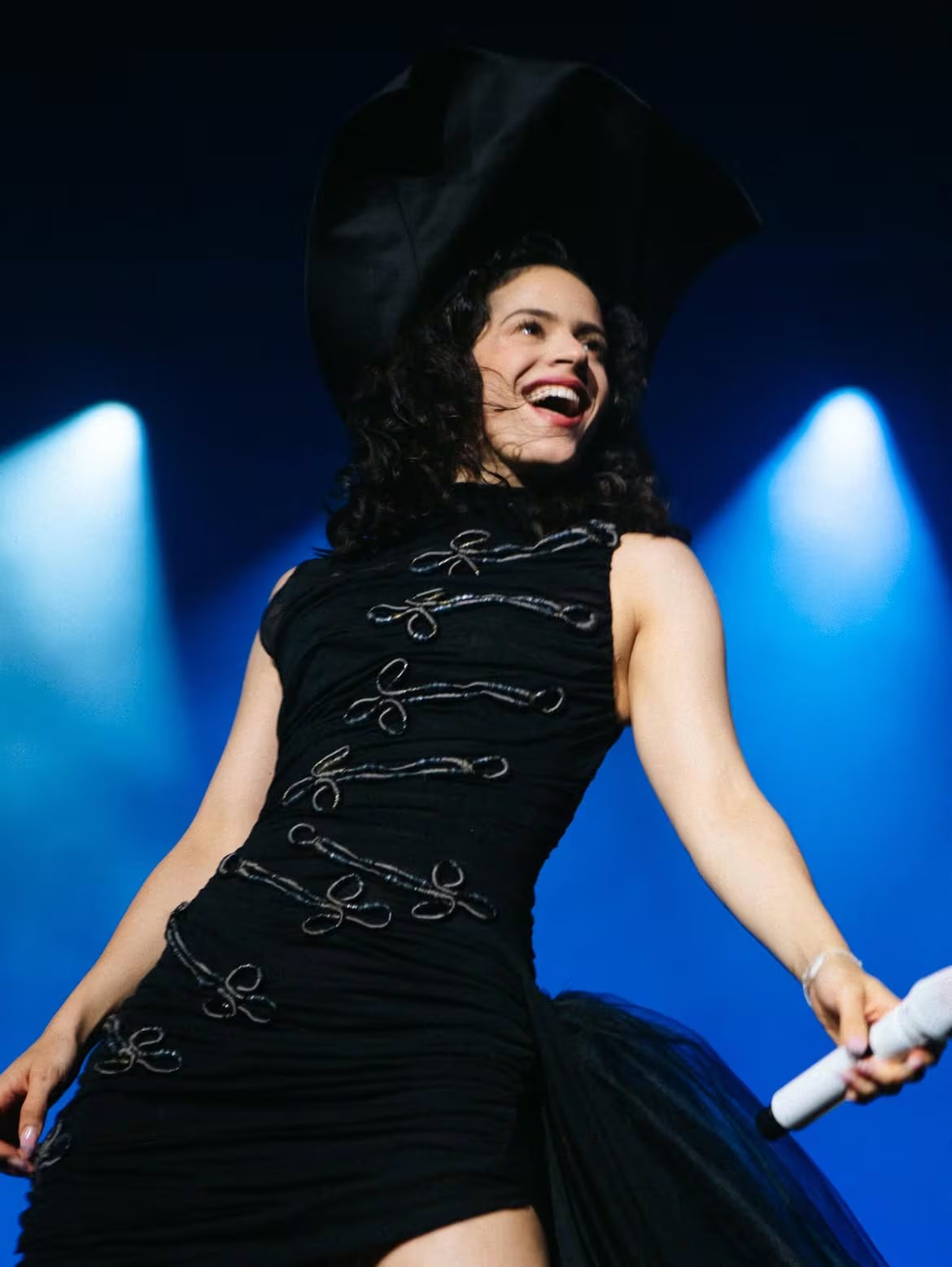 A los conciertos de Rosalía en Bogotá solo pueden ingresar mayores de 12 años. Los menores de edad deben asistir con un adulto responsable - crédito @rosalia.vt/Instagram