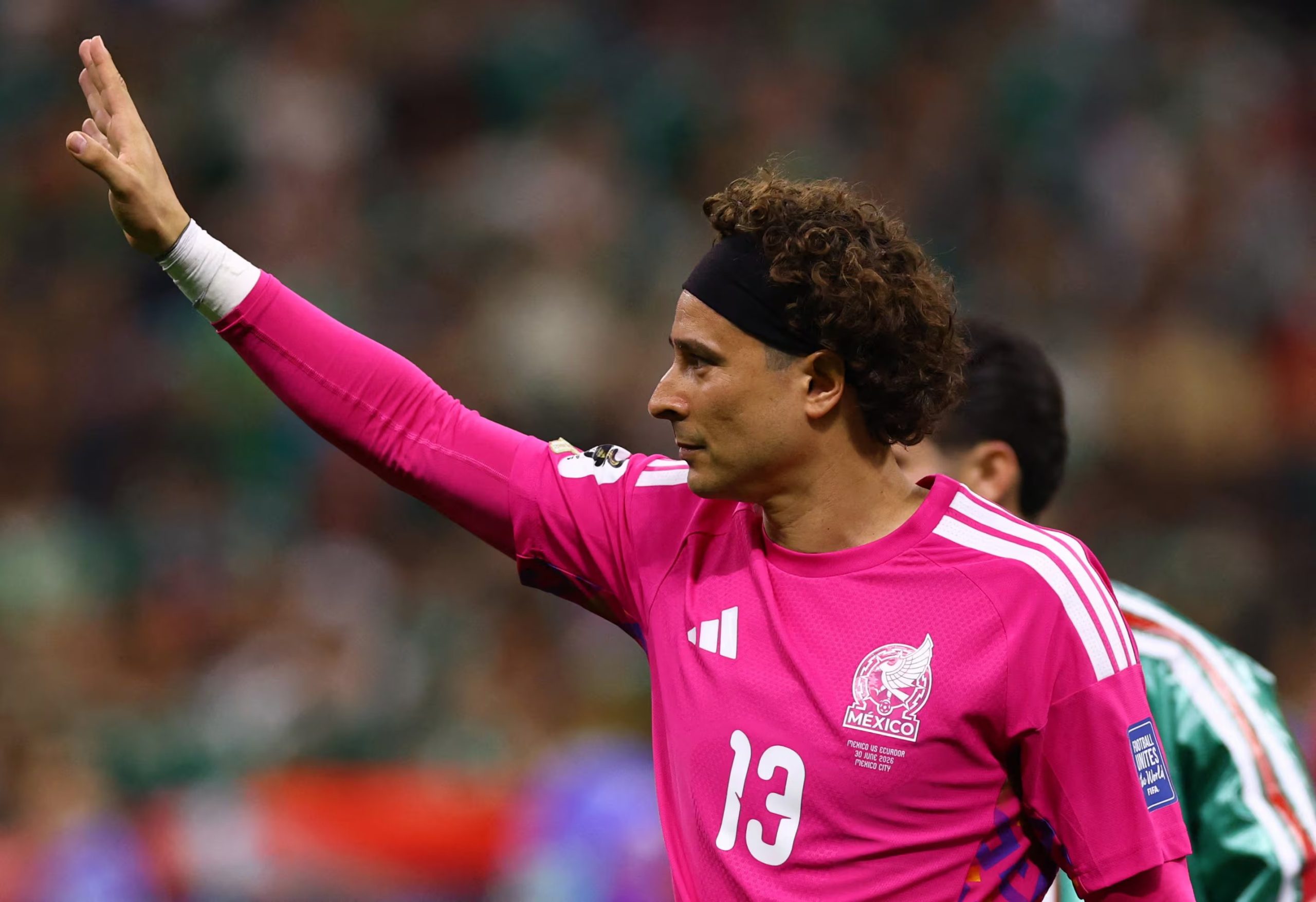  Actualmente, Guillermo Ochoa figura como el mexicano de menor valor con 250 mil euros y Jordan Henderson como el inglés con menor cotización con 1.2 millones de euros. REUTERS/Raquel Cunha