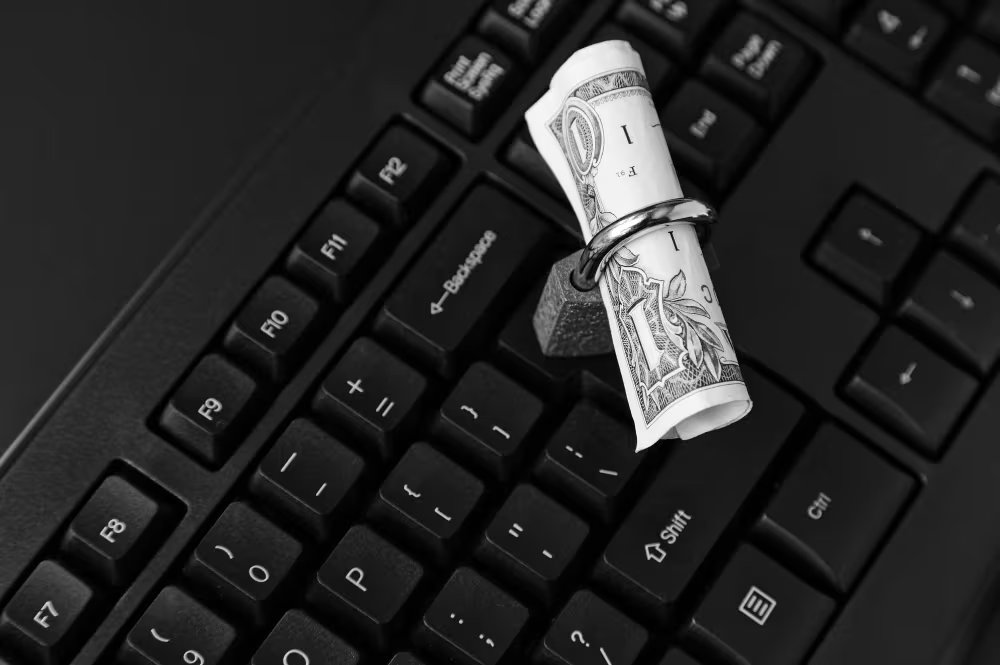 Una nueva modalidad de ransomware está poniendo a prueba los sistemas de seguridad tradicionales de empresas en todo el mundo. 
Sophos
