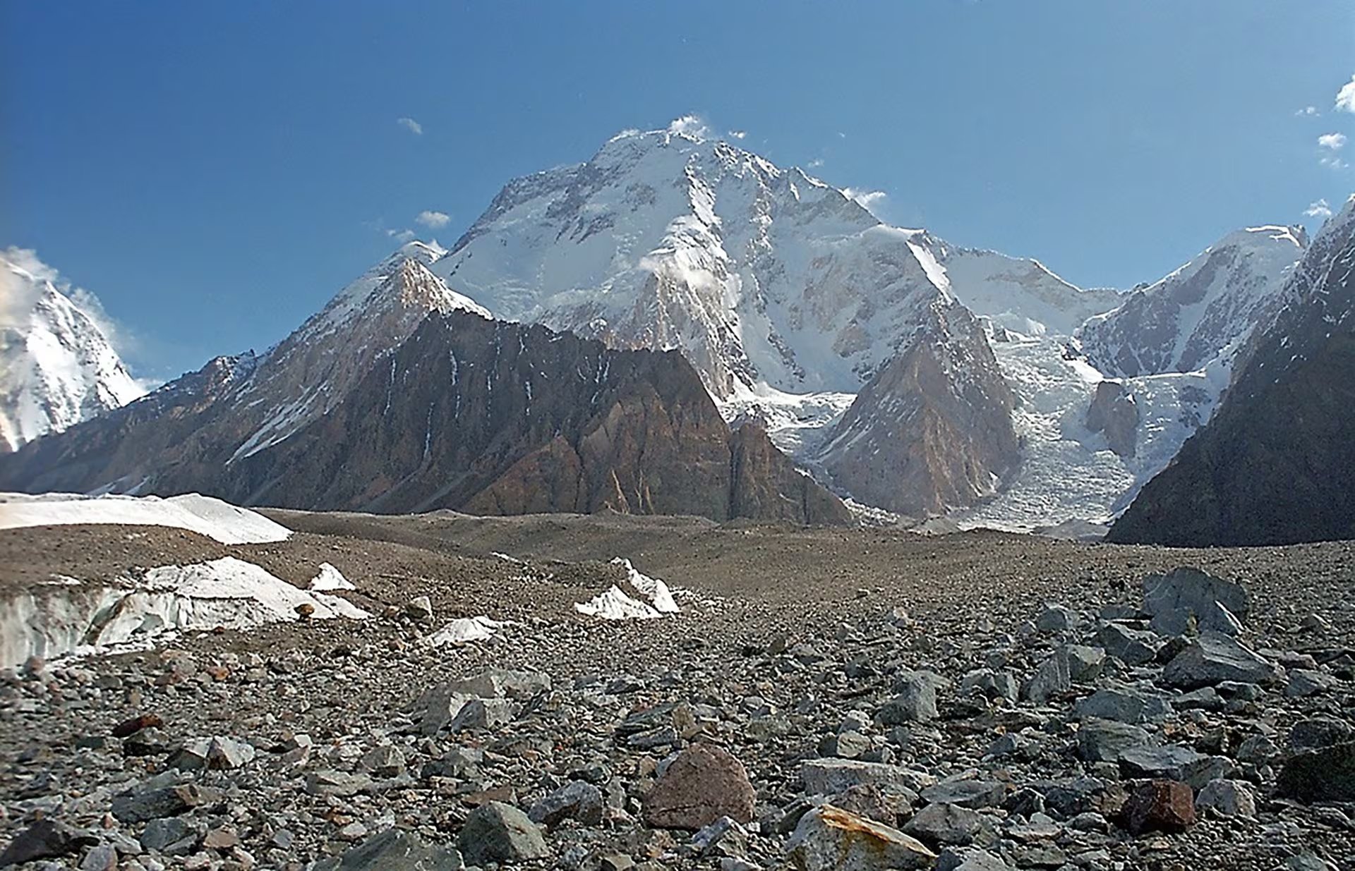 Broad Peak es una de las cumbres más desafiantes del Karakórum.(Wikipedia)