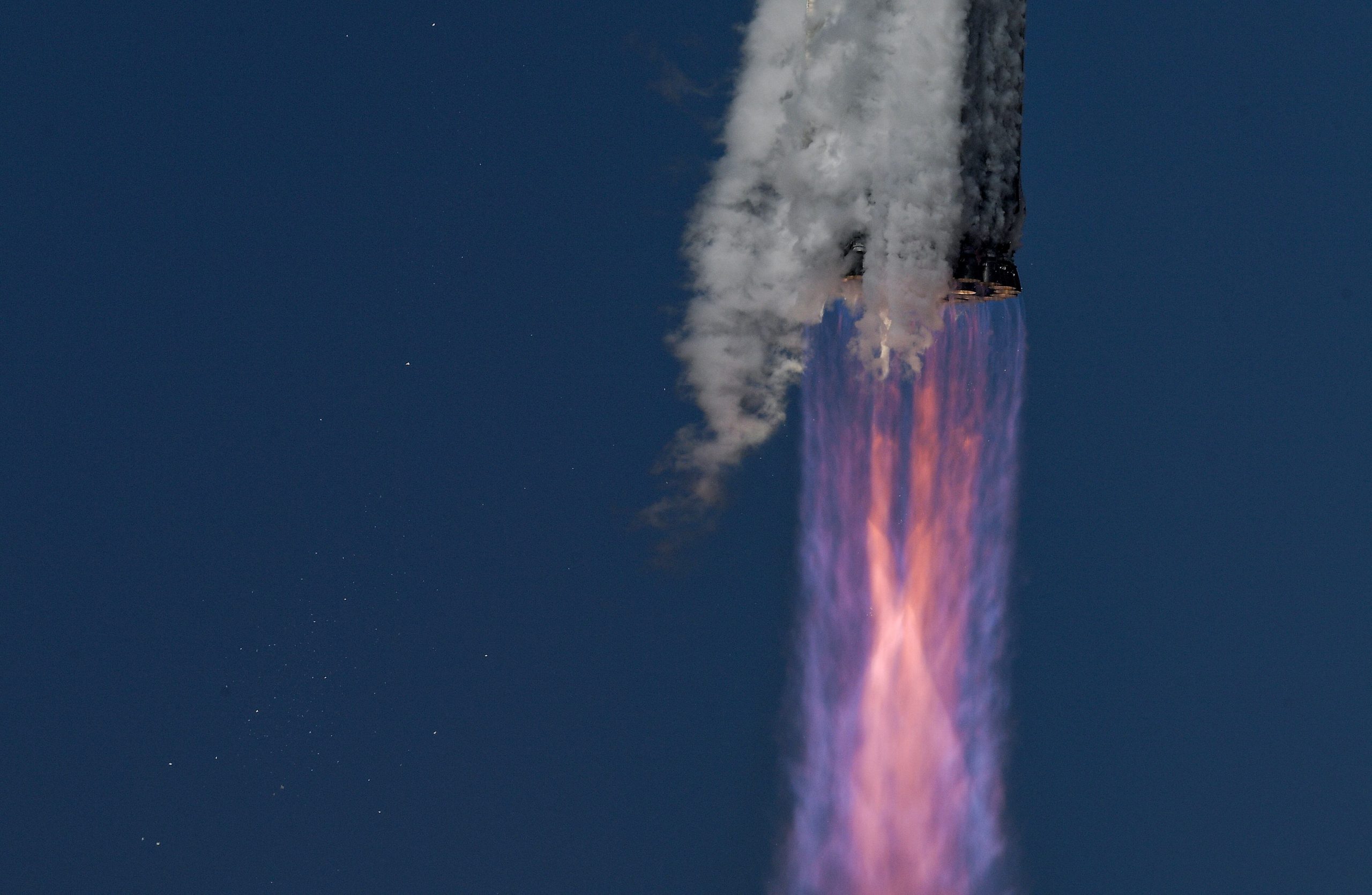 La misión de Starship aporta datos para la reutilización en Starbase y para Artemis III, que requiere que la nave avance hacia la órbita y las operaciones lunares /REUTERS/Steve Nesius