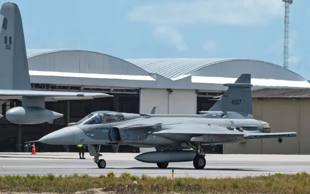 El Gripen E/F, desarrollado por la compañía Saab, es un caza de combate polivalente con tecnología avanzada. (Foto: Zona Militar)