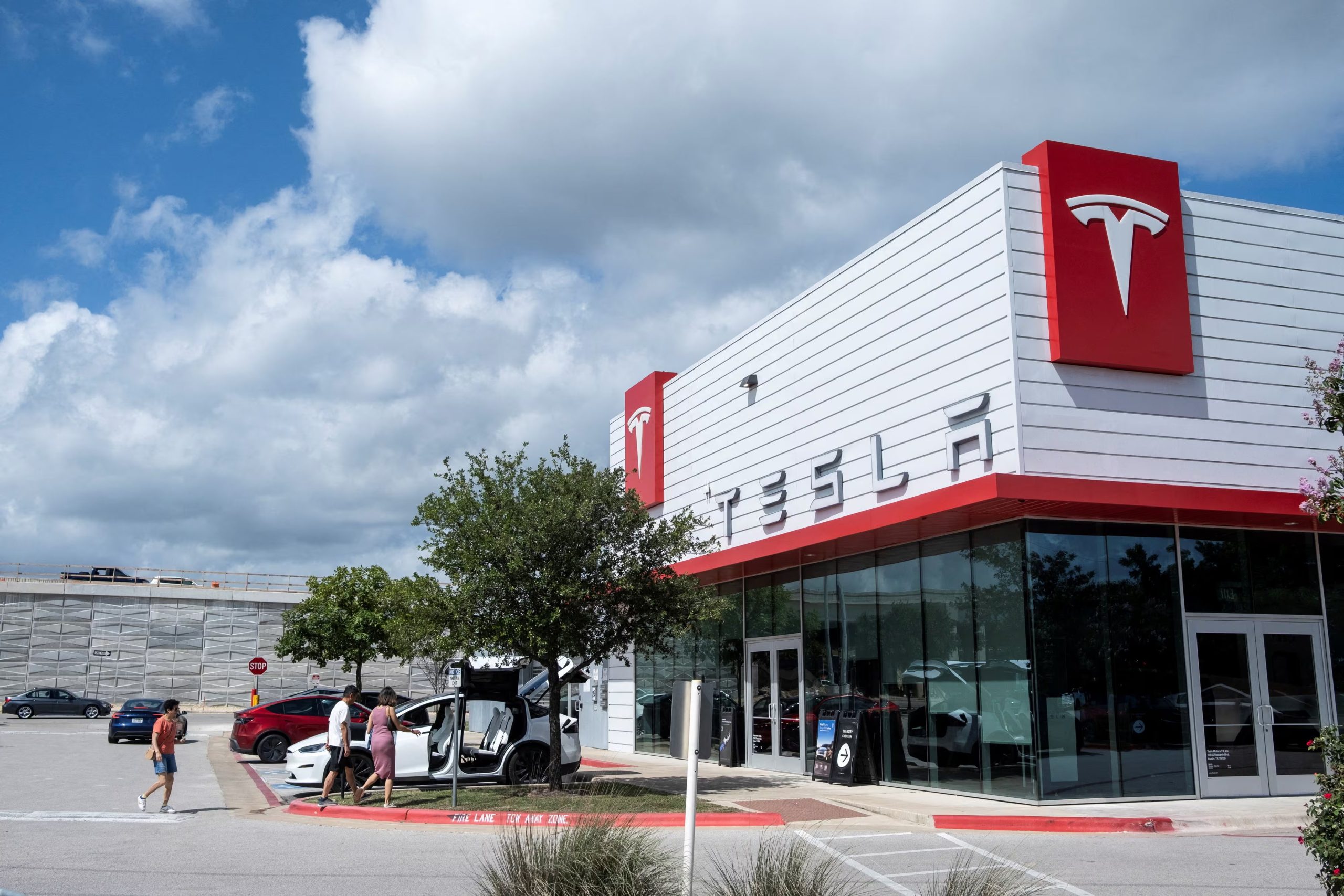 Tesla (REUTERS/Joel Angel Juarez/File Photo)