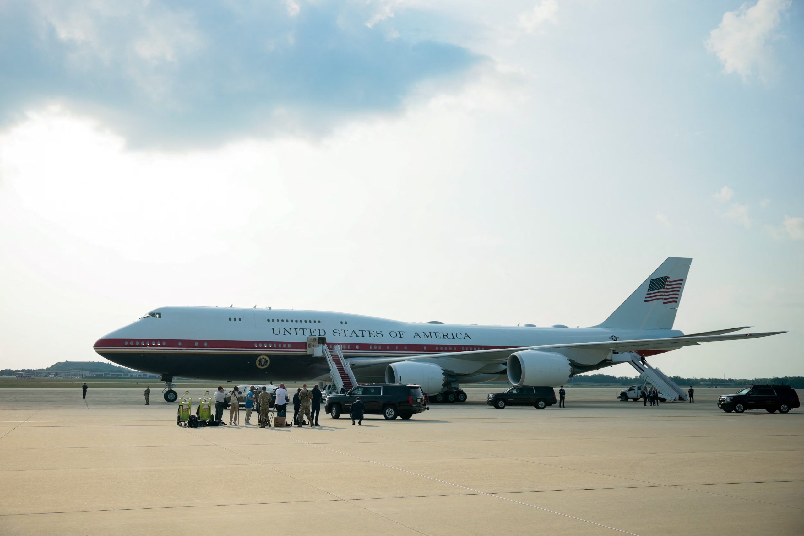 El nuevo avión reemplaza de forma temporal a los dos Boeing que prestan servicio como Air Force One desde hace 36 años (REUTERS)