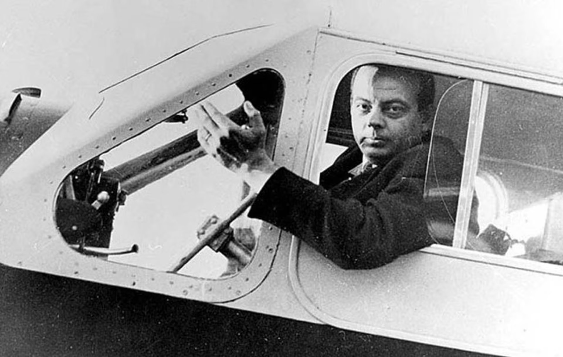 Porque antes de convertirse en el creador de El Principito, Antoine de Saint-Exupéry había sido, por encima de todo, un hombre que entendía la vida desde el aire