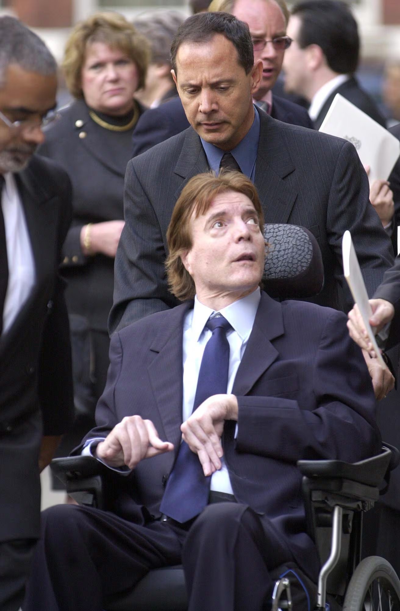 En 1981, John Paul Getty tomó un cóctel de alcohol, valium y metadona que le provocó un fallo hepático y un derrame cerebral que lo dejó tetrapléjico