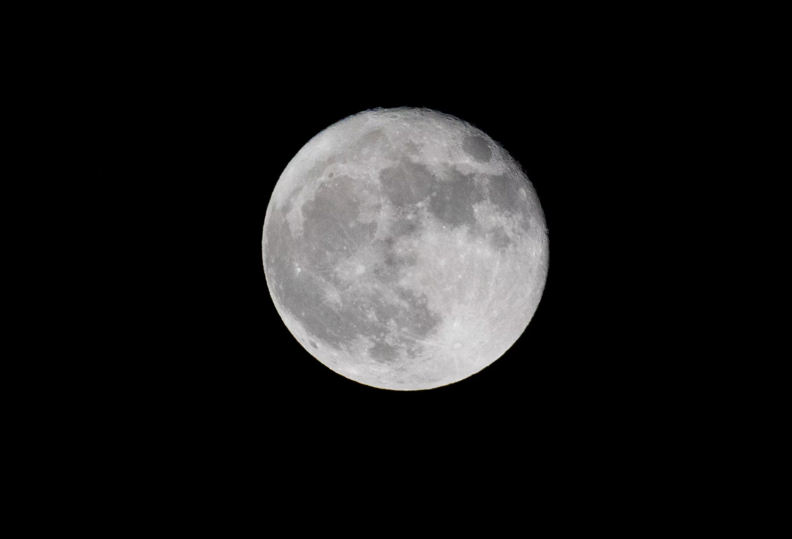 Este impacto artificial ayudará a mejorar la detección de choques en la Luna y servirá para evaluar riesgos de basura espacial en el futuro (REUTERS/Mario Anzuoni)