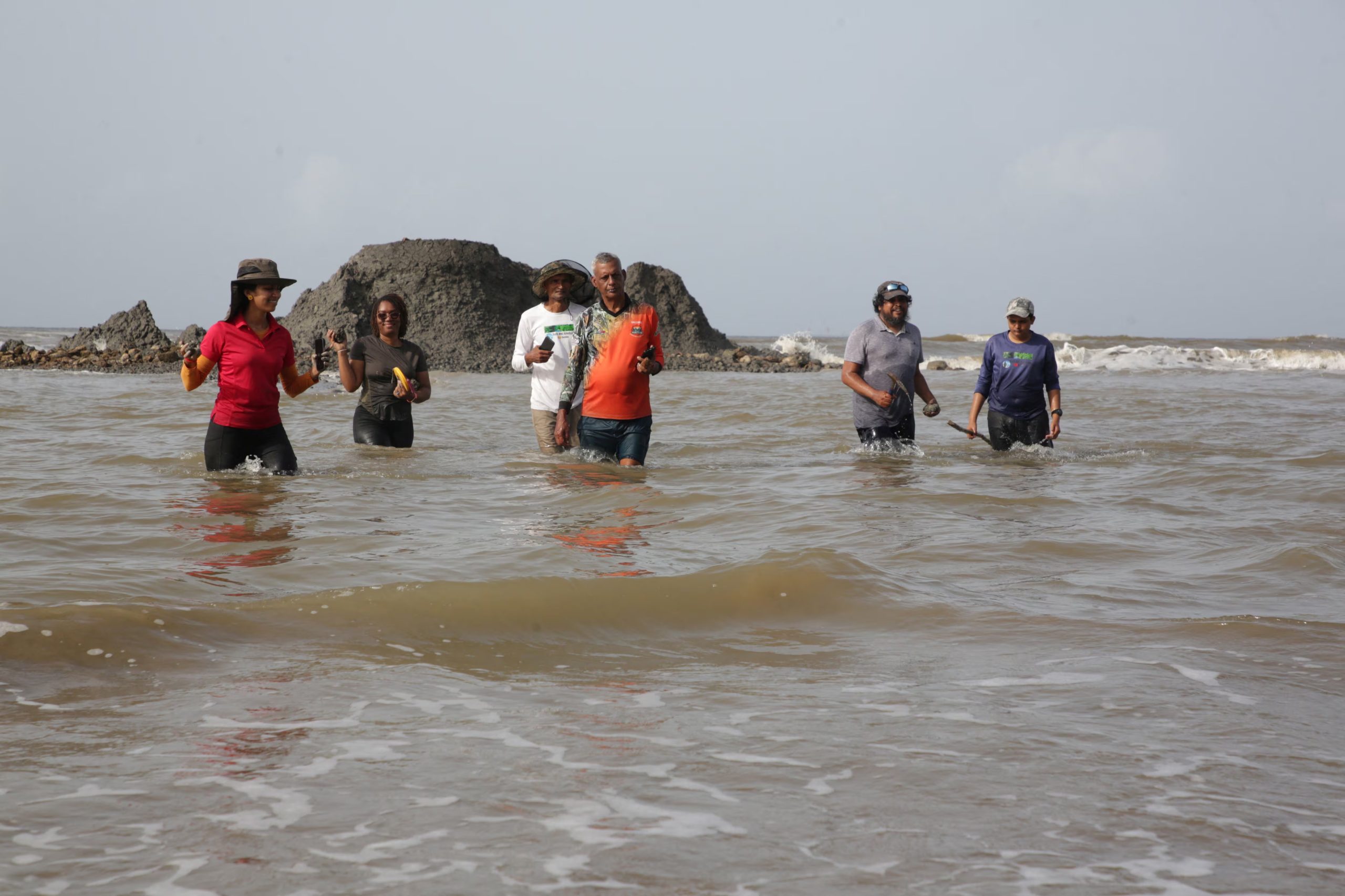 Científicos identificaron el fenómeno a poco más de dos kilómetros de Beach Camp, en Palo Seco (Reuters)