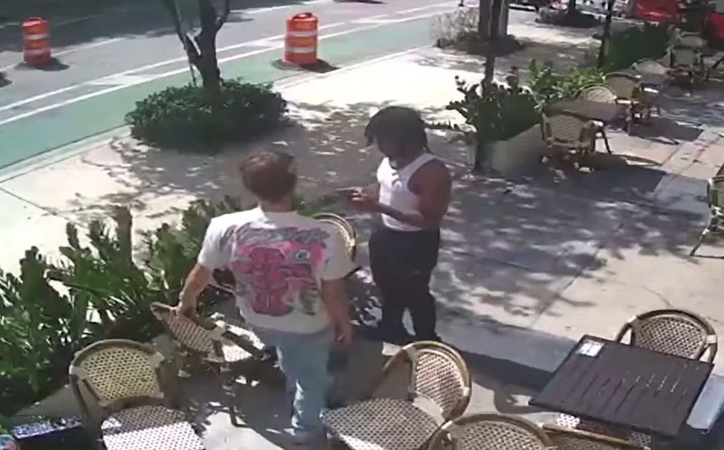 La policía del sur de Florida recomendó hacer las ventas por internet en estaciones policiales o en lugares públicos y vigilados (Local 10)