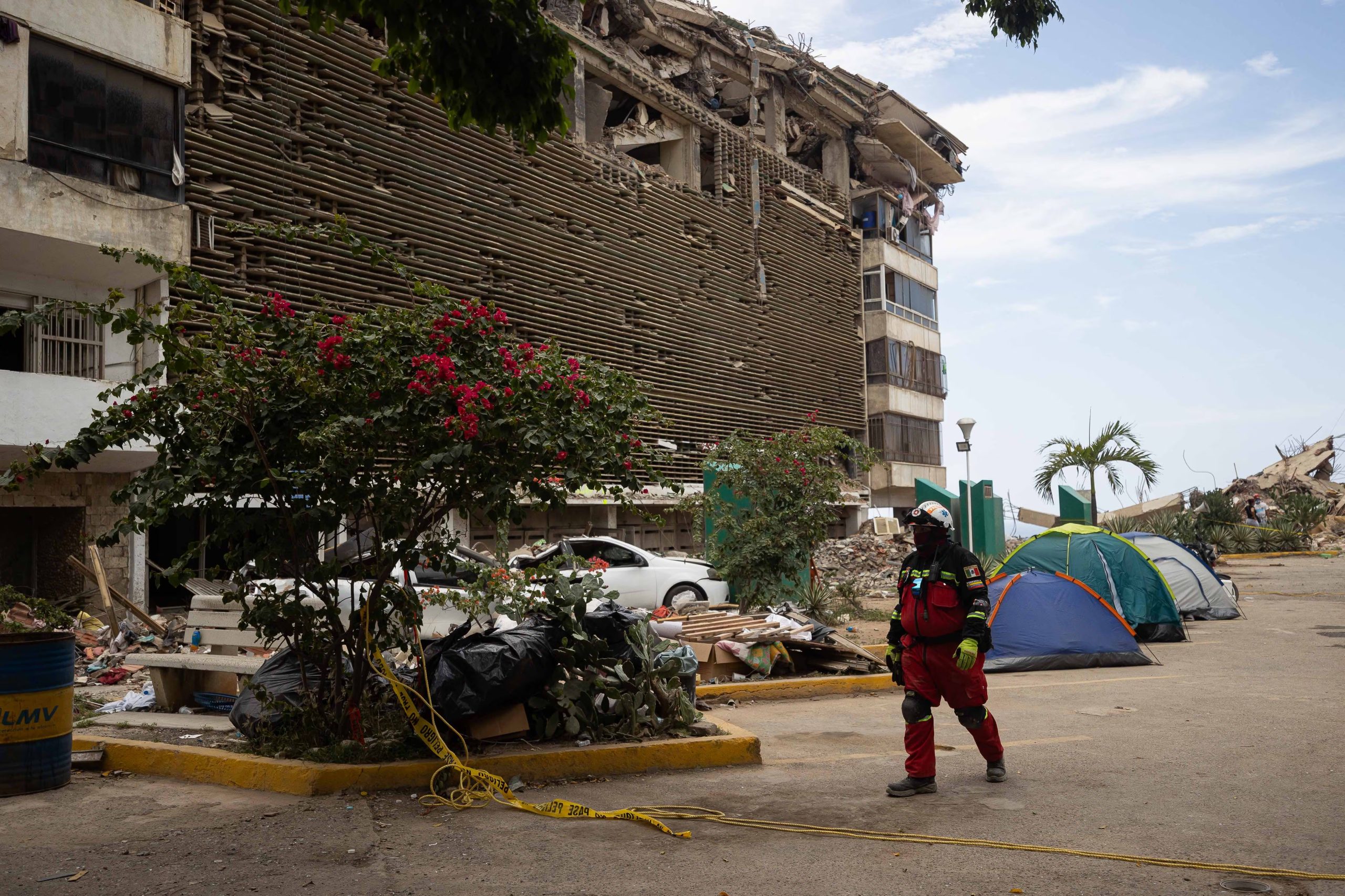 La medida buscó restablecer la actividad educativa en gran parte del territorio nacional mientras las autoridades mantienen las labores de emergencia y evaluación estructural en las zonas más golpeadas por el desastre (EFE)