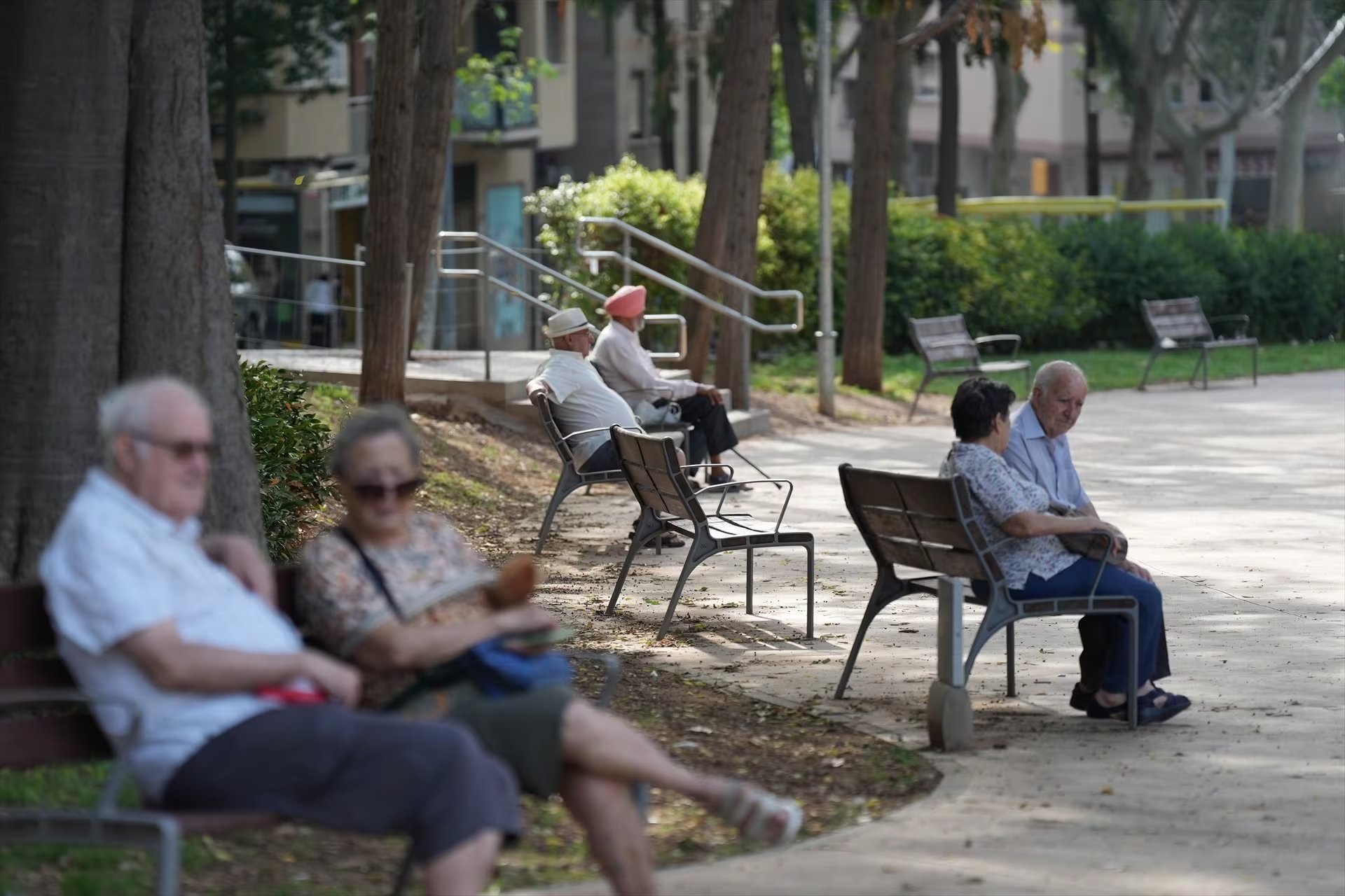 En la Argentina, ni la jubilación mínima ni la jubilación máxima alcanzan para cubrir cuidados, salud, vivienda y bienestar en una vejez prolongada (DAVID ZORRAKINO / EUROPA PRESS)