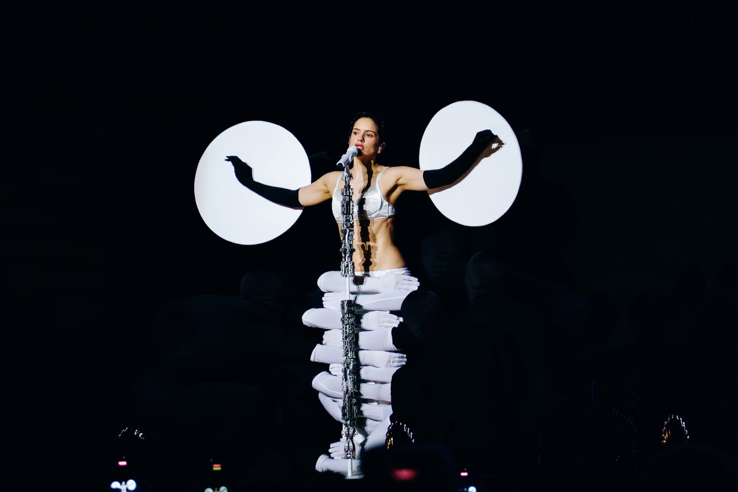 Rosalía en su LUX Tour (The New York Times)