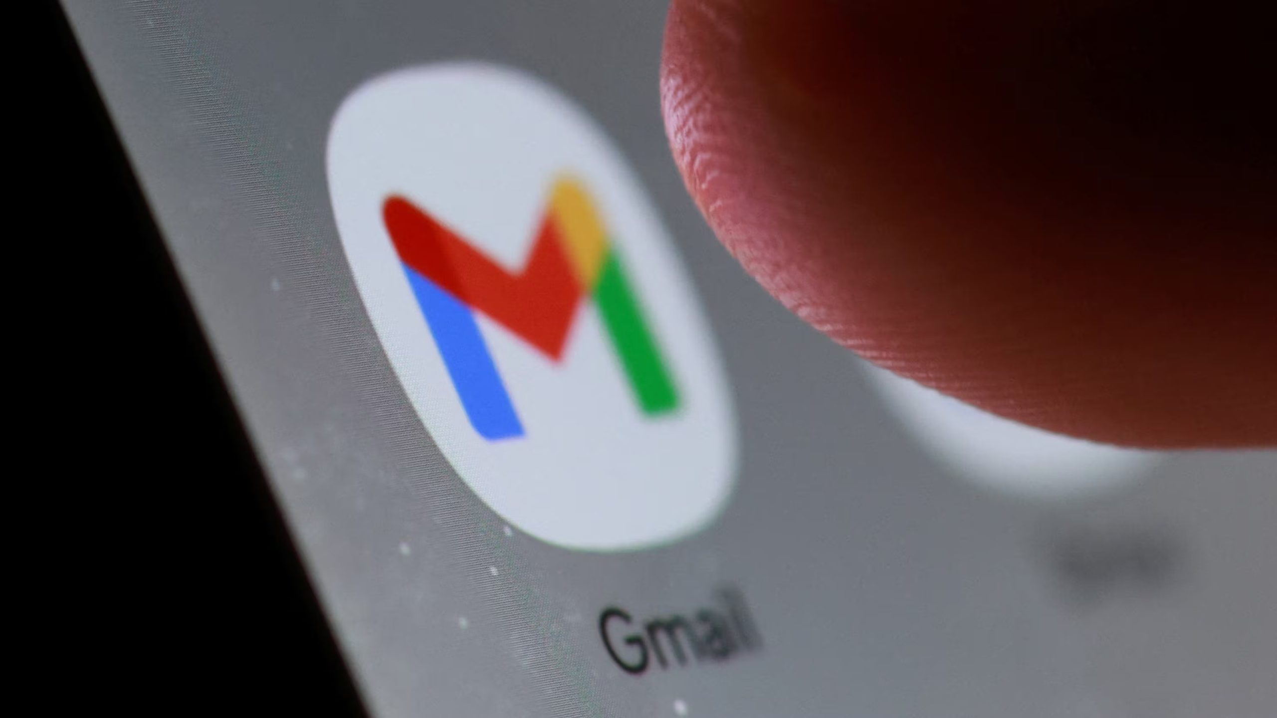 Los atacantes obtienen permisos sobre correos electrónicos, archivos en la nube y contactos empresariales al automatizar la aprobación de la ventana de consentimiento. (Reuters)