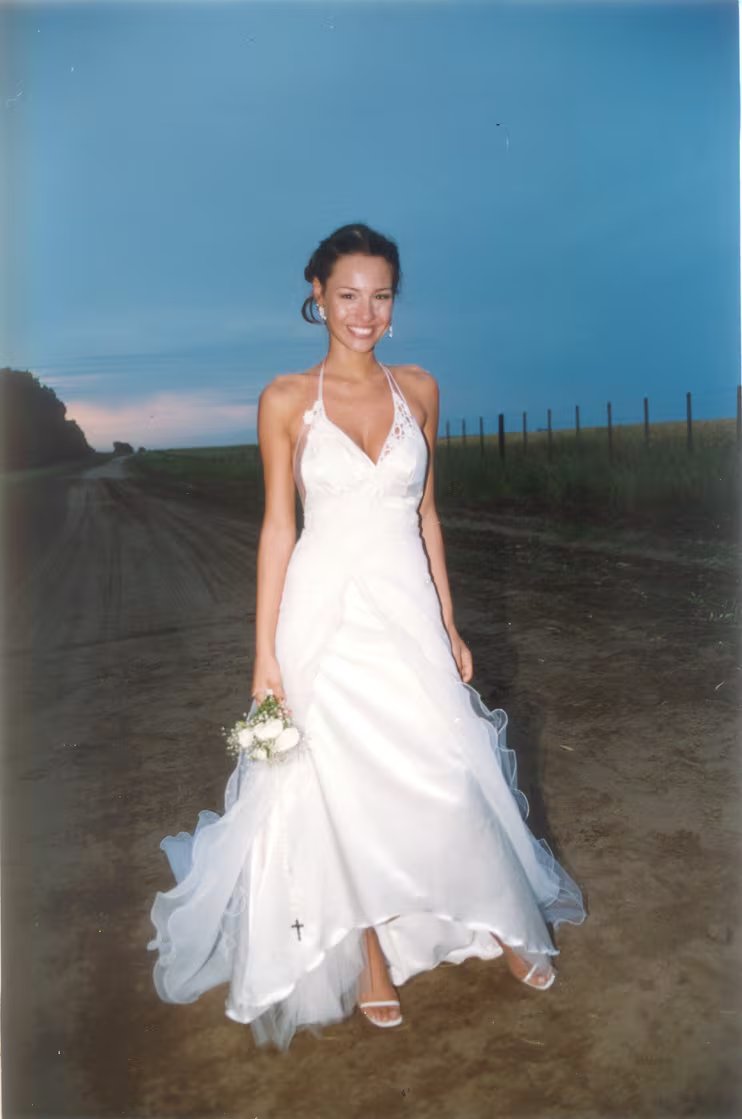 El vestido de novia de Pampita realizado por Benito Fernández