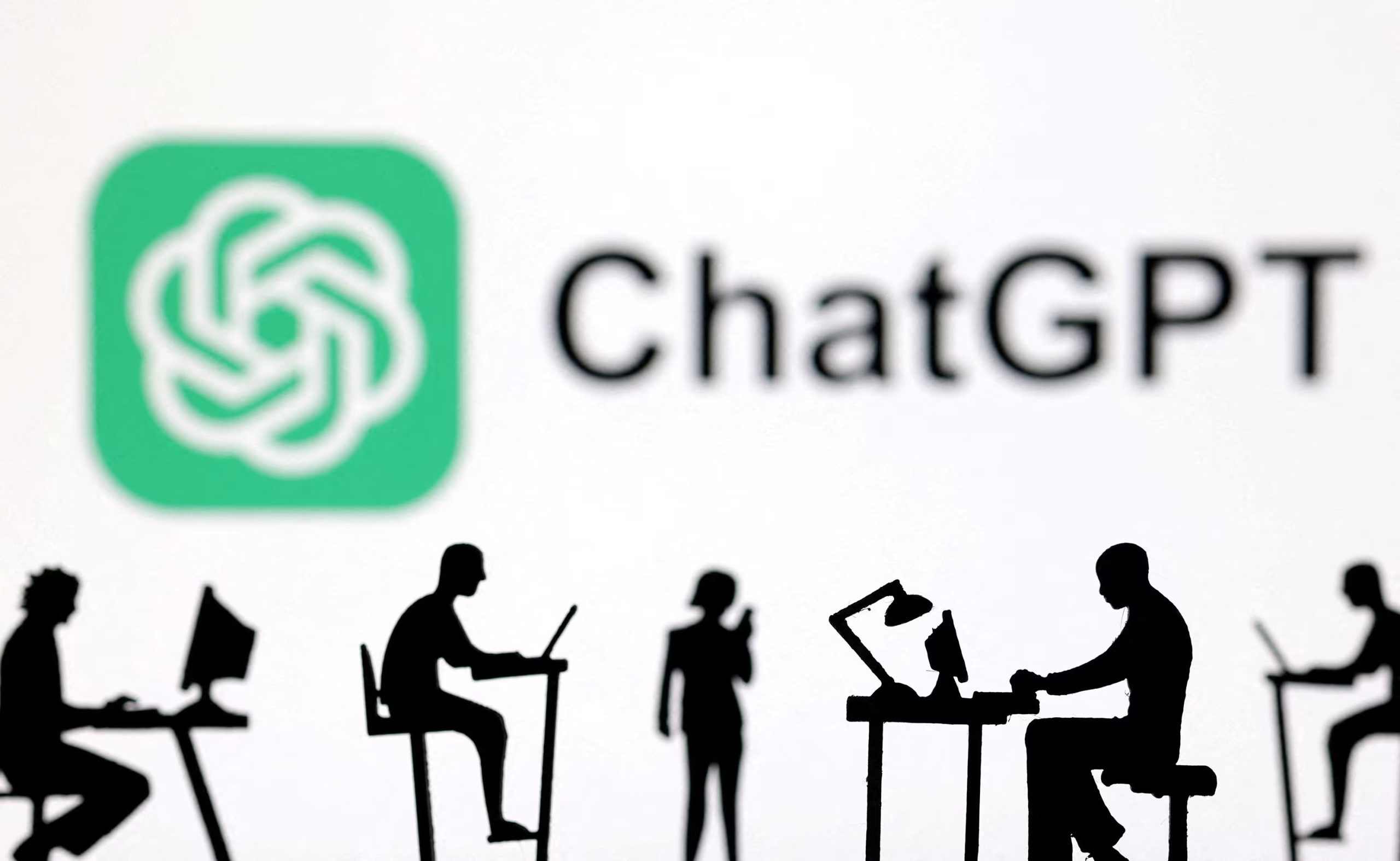 De una misma pregunta a seis respuestas distintas, ChatGPT ajusta estilo según la personalidad elegida - REUTERS/Dado Ruvic/Illustration/File Photo