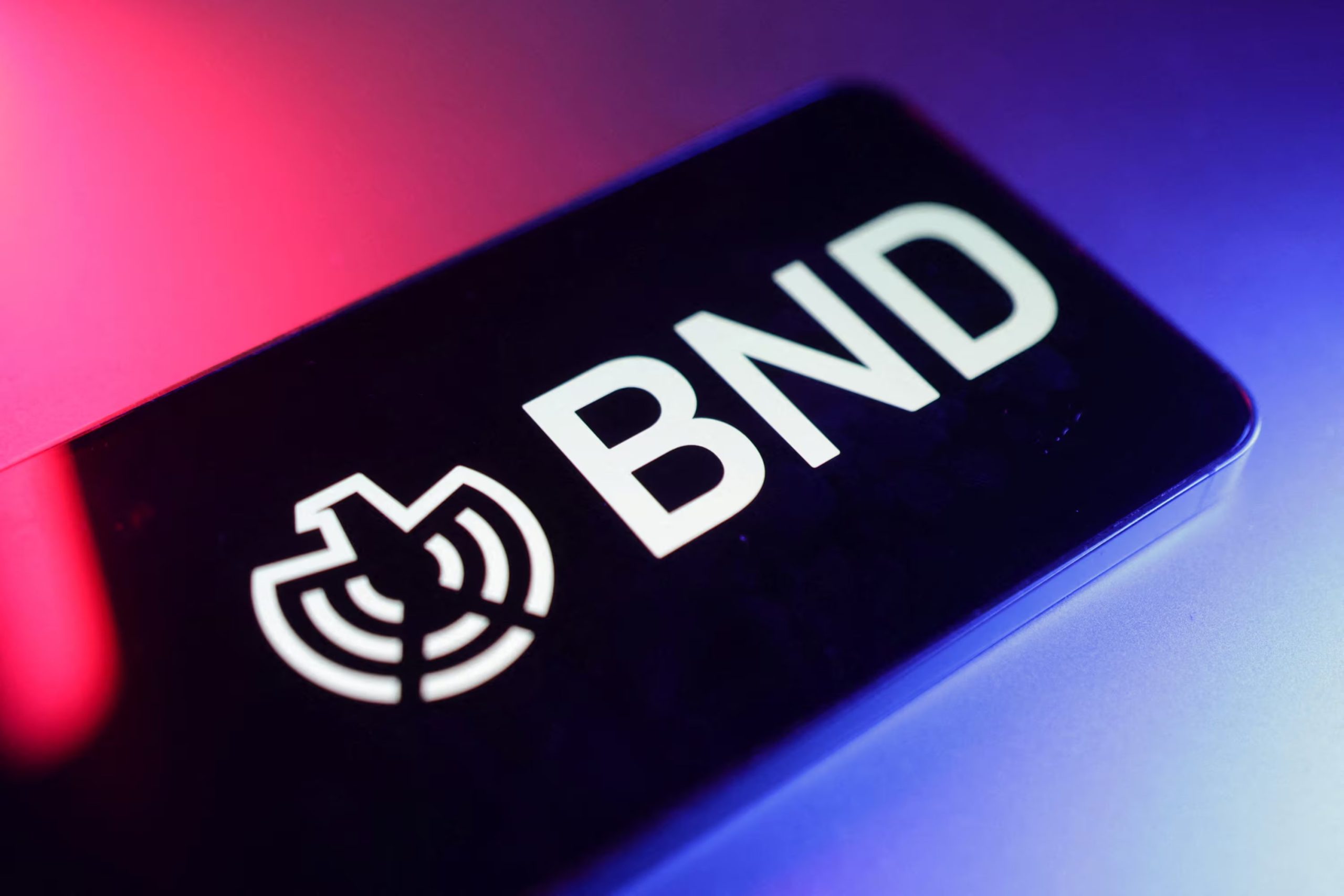 El paquete de medidas, de más de 700 páginas, incluye disposiciones para regular la vigilancia online y el rastreo digital. En casos excepcionales, se permitiría al BND acometer misiones de sabotaje en el extranjero, aunque la ley mantendría la prohibición expresa de asesinatos y otras operaciones letales (REUTERS/DadoRuvic/Illustration)