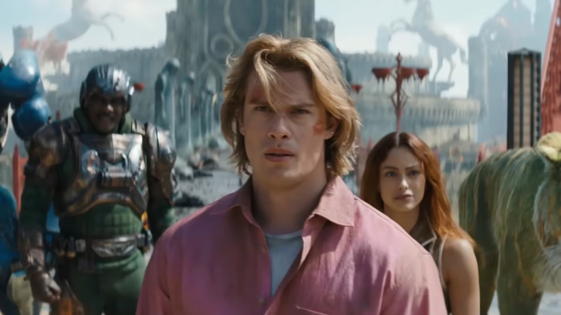 La nueva versión en acción real de Amos del Universo muestra al príncipe Adam de regreso en Eternia para enfrentar el dominio de Skeletor junto a Teela y Duncan. (Captura de tráiler oficial)
