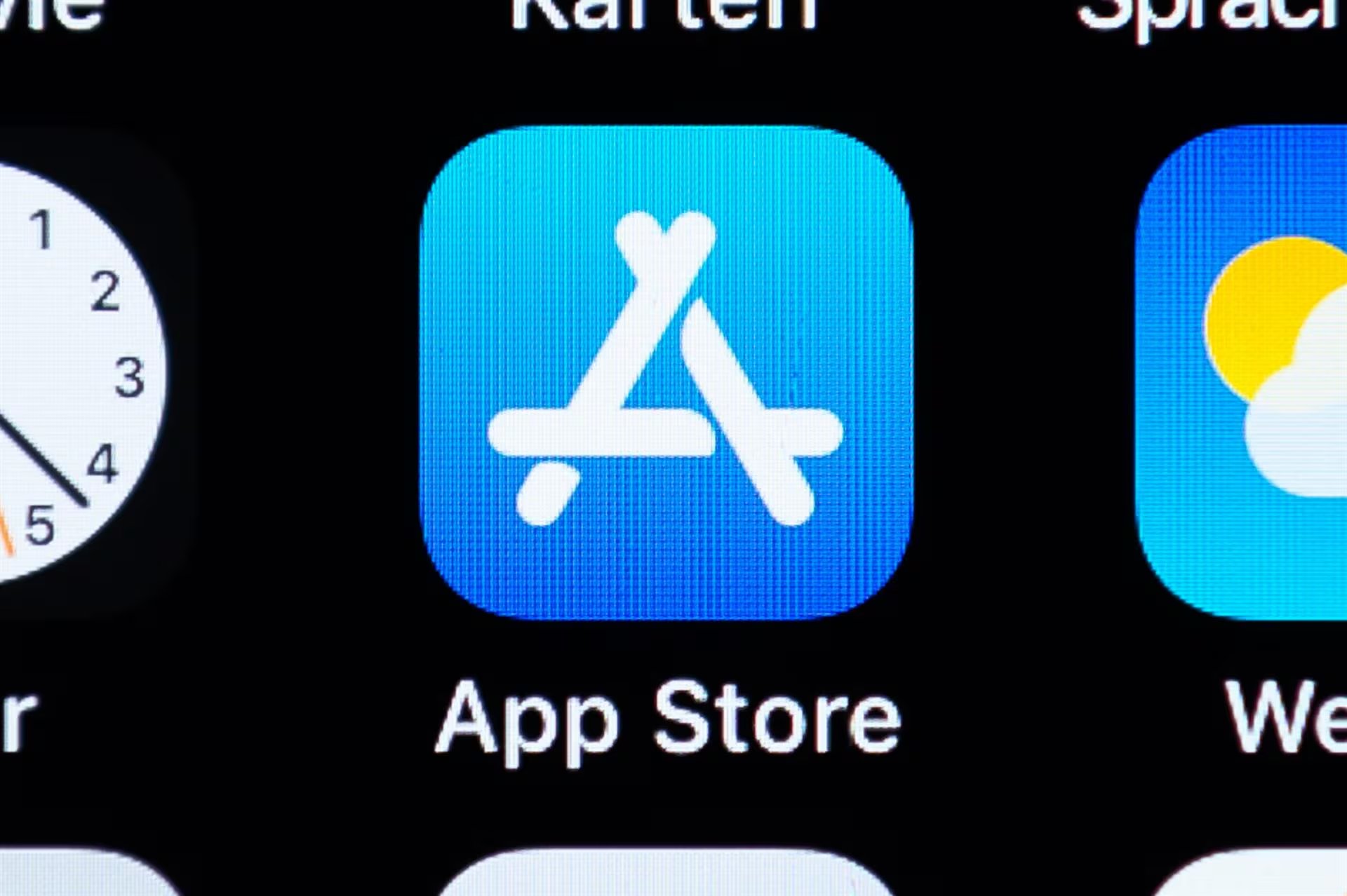 Para las aplicaciones del App Store que emplean el sistema de compras integrado de Apple, la comisión será del 26 %. 

Europa Press
 