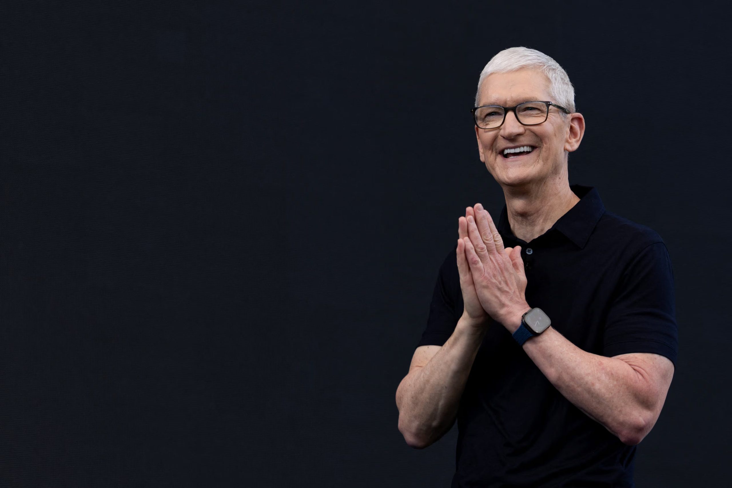Tras 15 años de estabilidad bajo Tim Cook, la empresa entra en una transición que incluye salidas y reacomodos de ejecutivos históricos, con el desafío de sostener cultura operativa y velocidad de producto en un mercado más competitivo y cambiante - REUTERS/Carlos Barria