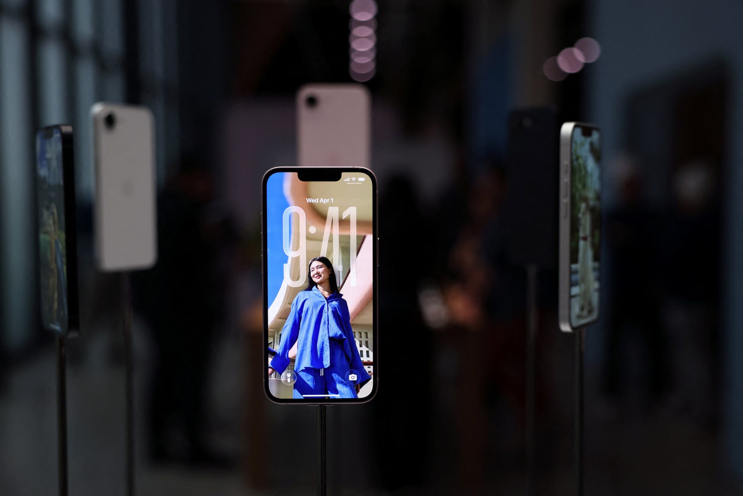 El primer iPhone plegable de Apple se presentaría junto a los dispositivos de gama alta. (Reuters)
