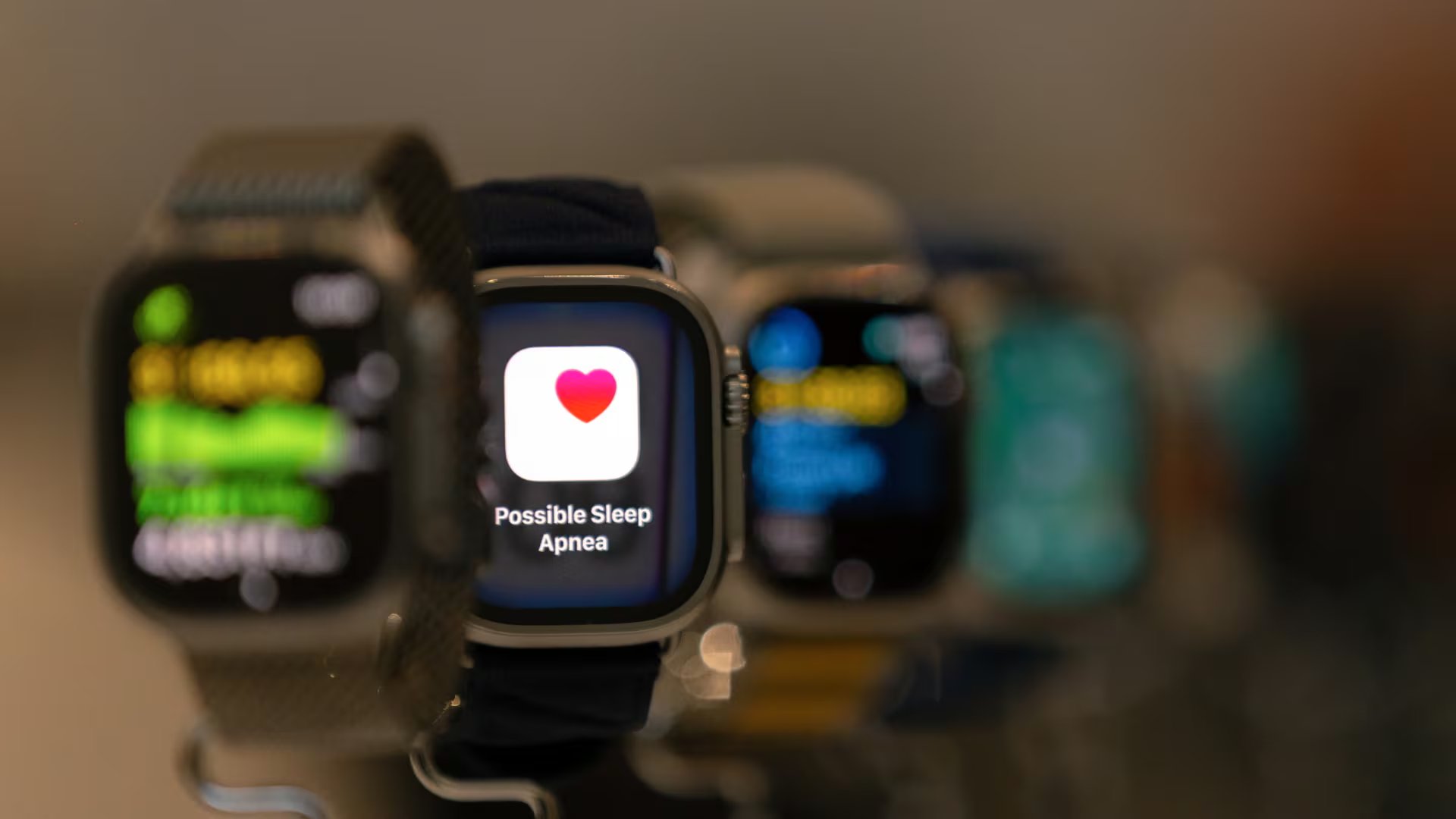 Apple estaría pensado en nuevos diseños para competir con otros reloj inteligentes. (Reuters)