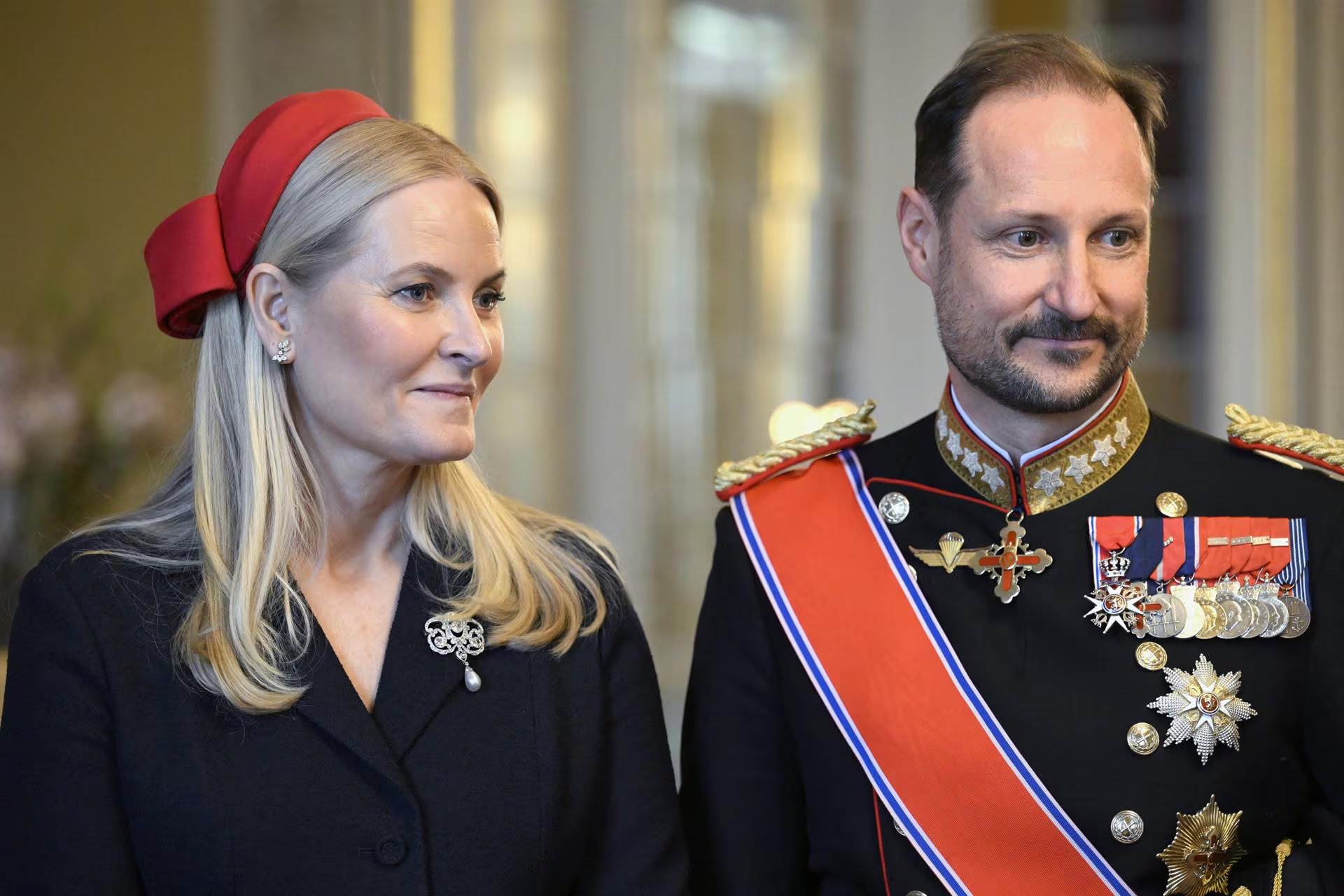 Haakon VIII y su esposa. (Europa Press)