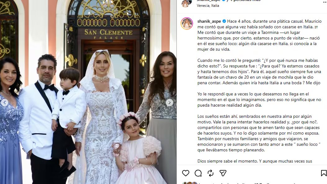 La presentadora y Mauricio Odiardi se conocieron durante el Mundial de Brasil de 2014 en el partido de la selección mexicana contra Camerún, dos años después de noviazgo decidieron llegar al altar. Actualmente, la pareja tiene dos hijos: Carlota, de 6 años de edad, y Valentino, de 4

(RS)