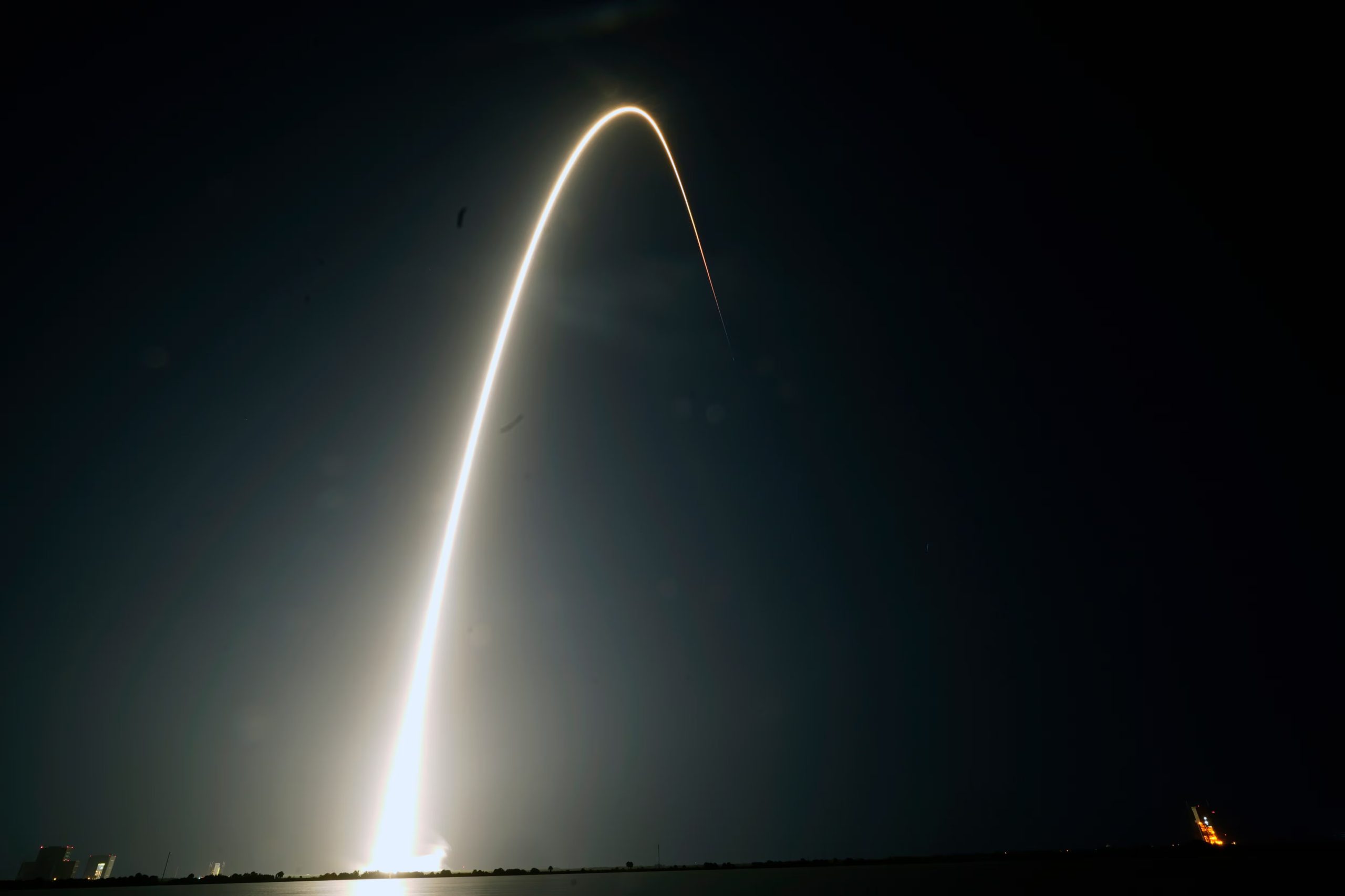 Terafab busca escalar Starlink a un millón de satélites y multiplica alertas regulatorias - (AP Foto/John Raoux, Archivo)