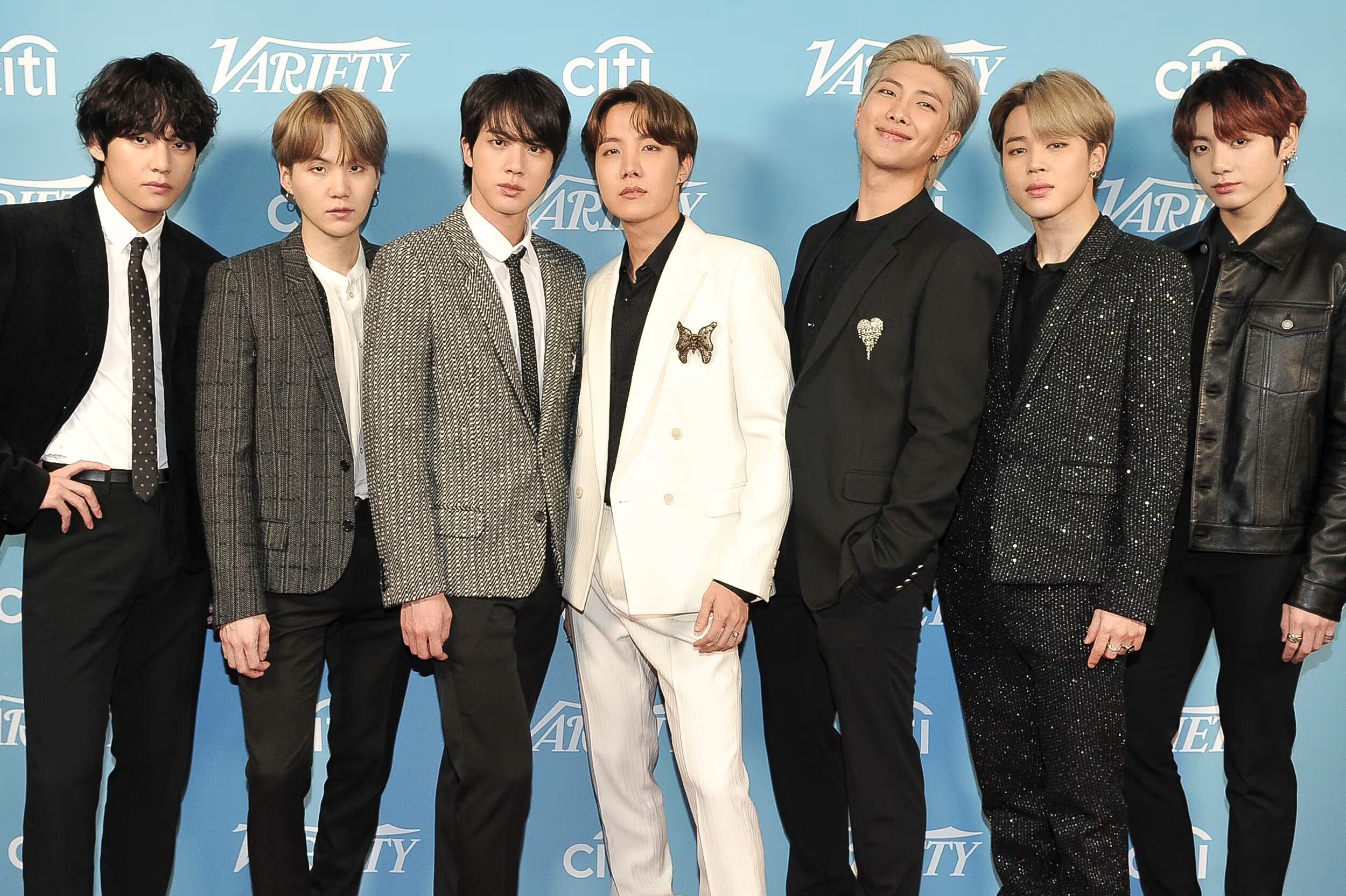 La experiencia de BTS en Gemini está disponible gratis por tiempo limitado y funciona en once idiomas, con árabe previsto próximamente. (Foto, Richard Shotwell/Invision/AP, Archivo)