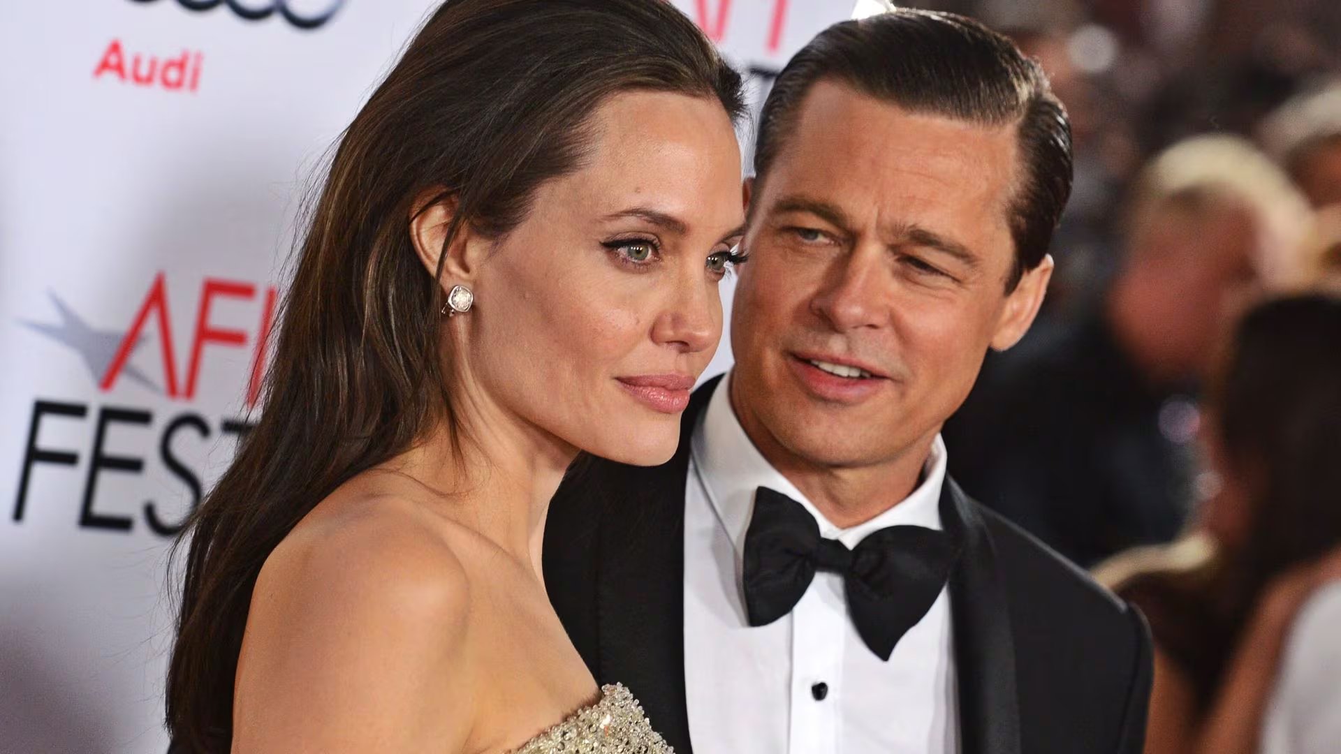 Tras su divorcio de Angelina Jolie, Brad Pitt decidió ingresar a un grupo de alcohólicos anónimos 
(Europa Press)