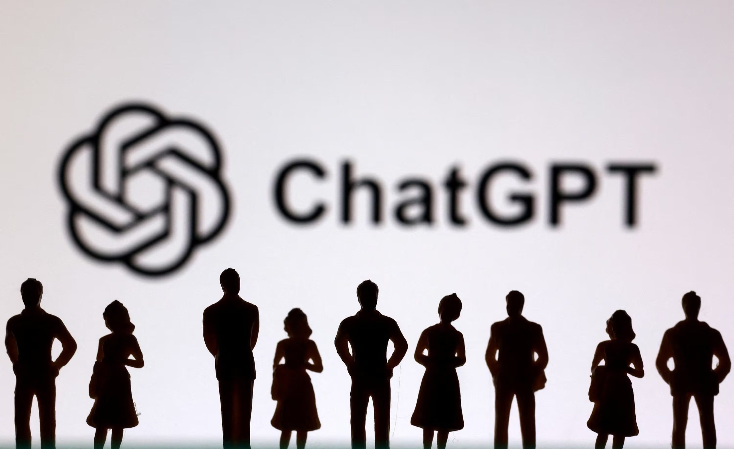 OpenAI asegura que los anuncios de ChatGPT aparecerán en determinadas consultas. REUTERS/Dado Ruvic/Illustration