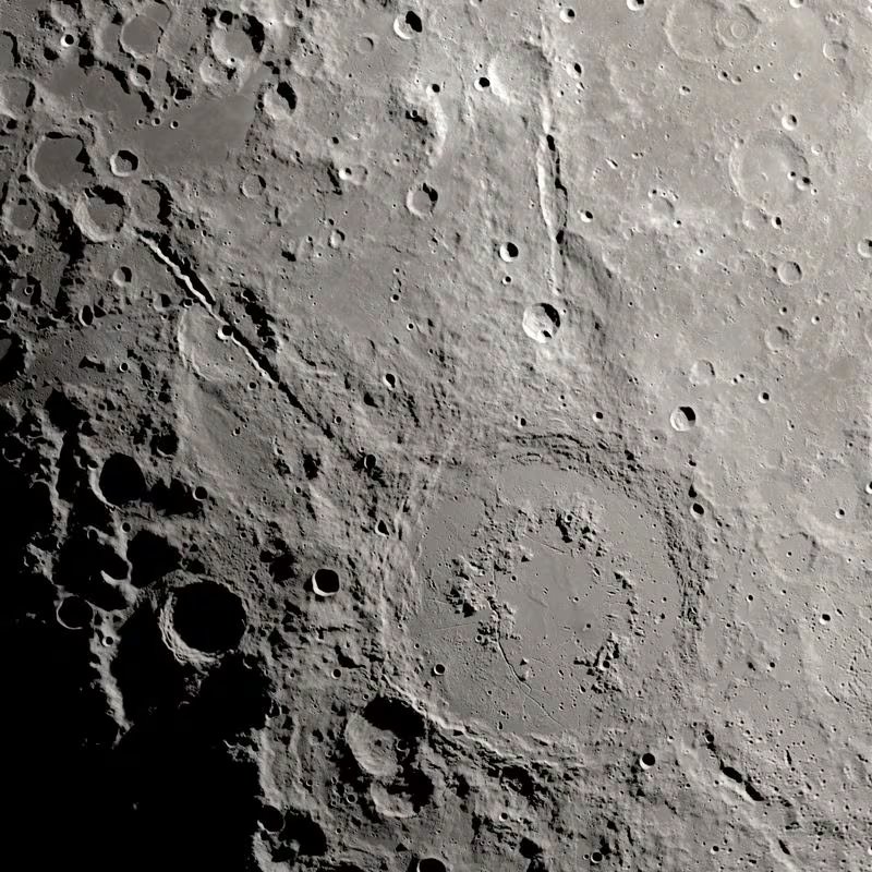 El estudio sobre el Eón Arcaico plantea que las especies químicas ionizadas de la atmósfera terrestre fueron captadas por el viento solar y transportadas hasta la superficie lunar / NASA/SVS/Ernie T. Wright/Handout via REUTERS