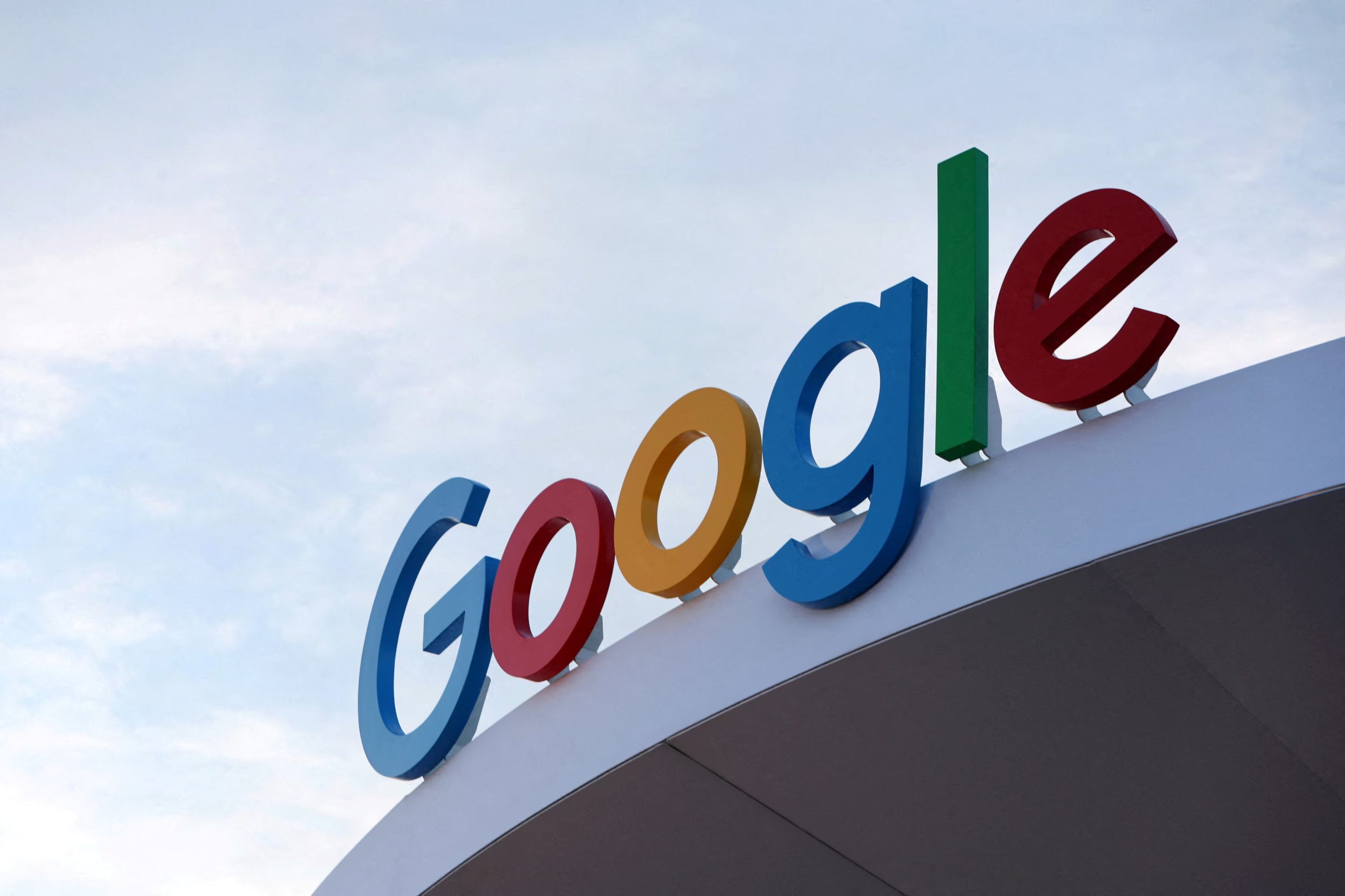 Google empezó a persuadir a universidades y escuelas para sustituir su software tradicional, más caro, por sus aplicaciones gratuitas. 

REUTERS/Steve Marcus 