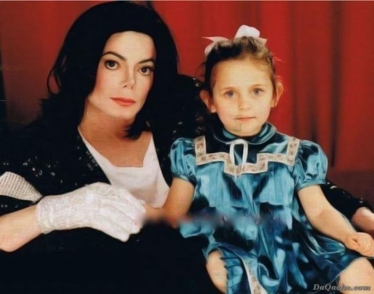 Michael Jackson y su hija Paris compartieron momentos públicos que reflejaron el vínculo cercano y la influencia del artista en la vida de su familia 