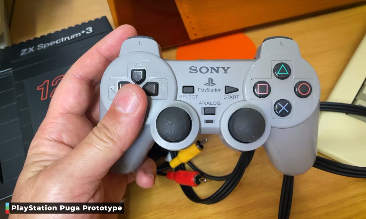 La PlayStation PUGA fue un proyecto de Sony que buscó convertir un mando DualShock en una consola capaz de ejecutar juegos de PlayStation 1.