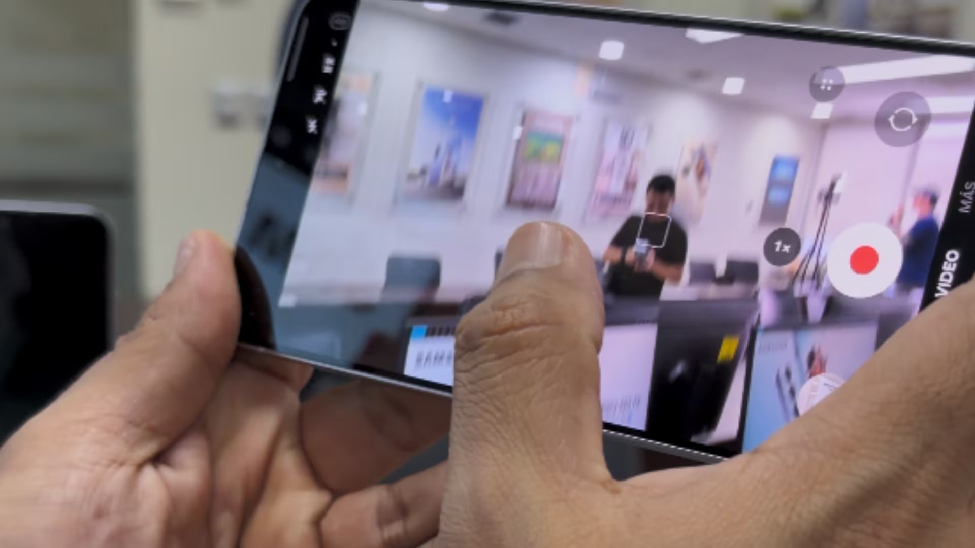 Cámara principal (gran angular): 50 megapíxeles (MP) con estabilización óptica.
(Infobae: Rafael Montoro)