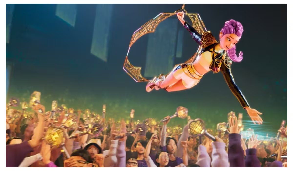 En este momento, Rumi presenta en solitario la famosa canción Golden. (Netflix)