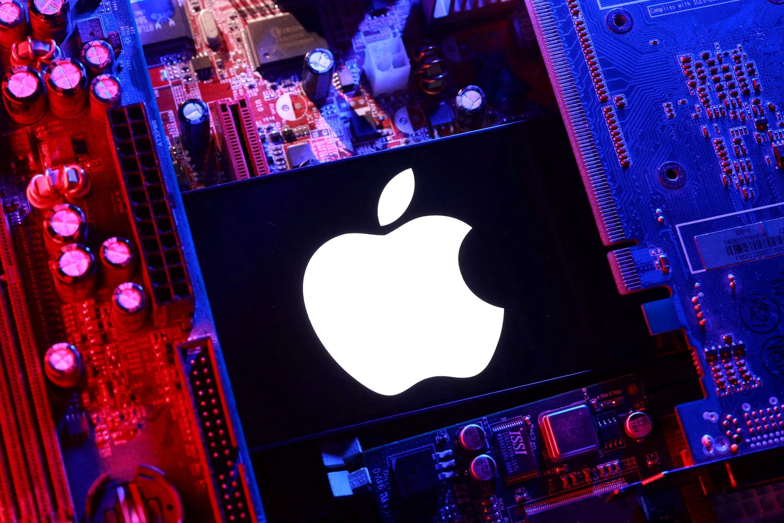 El problema de stock del MacBook Air M5 no es aislado ni sorpresivo para quienes siguen la actualidad tecnológica. 

REUTERS/Dado Ruvic/Illustration 