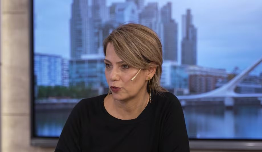 Alexandra Kohan señaló que términos como amor sano y amor tóxico pueden reducir los vínculos a etiquetas (Infobae en Vivo)