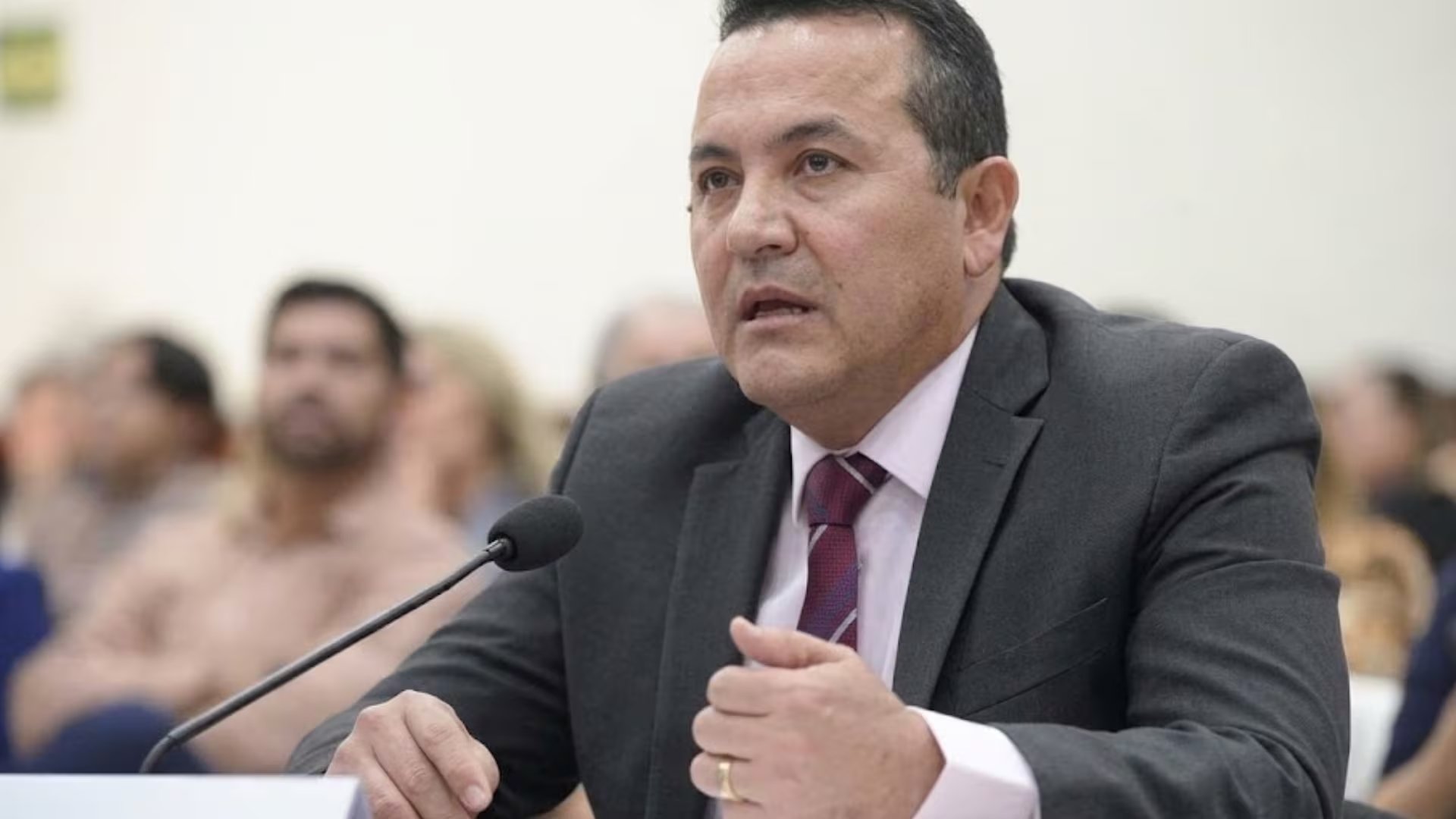 Dámaso Castro pidió licencia tras las acusaciones.