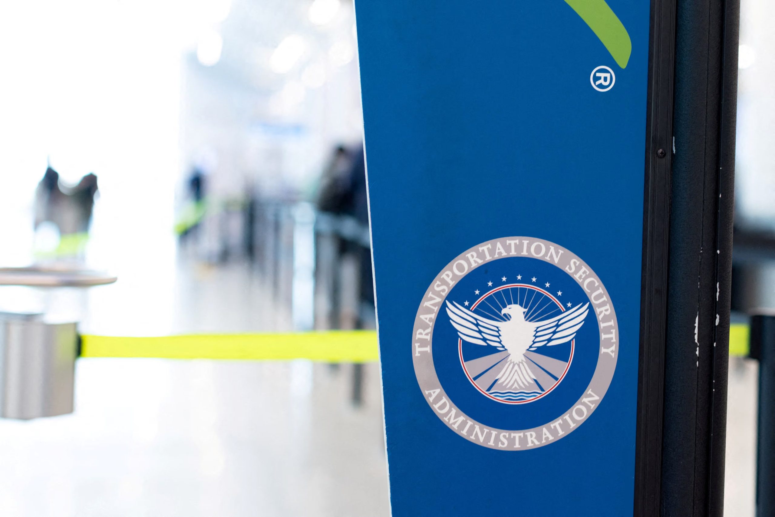 La TSA evacuó y cerró un control de seguridad en el aeropuerto de Detroit tras detectar una granada inerte en un equipaje de mano (REUTERS/Kaylee Greenlee)