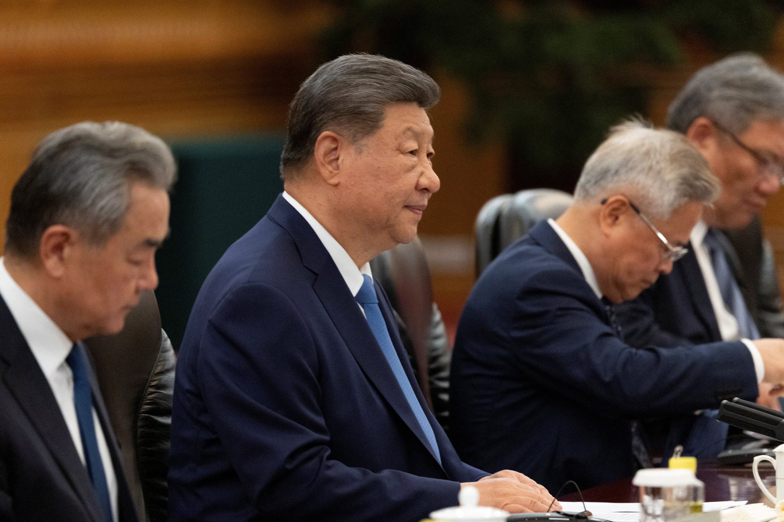 ARCHIVO: El jefe de la autocracia de China, Xi Jinping, asiste a una reunión bilateral con el presidente de Ecuador, Daniel Noboa, en el Gran Salón del Pueblo en Pekín, China, el 18 de agosto de 2026 (Reuters)