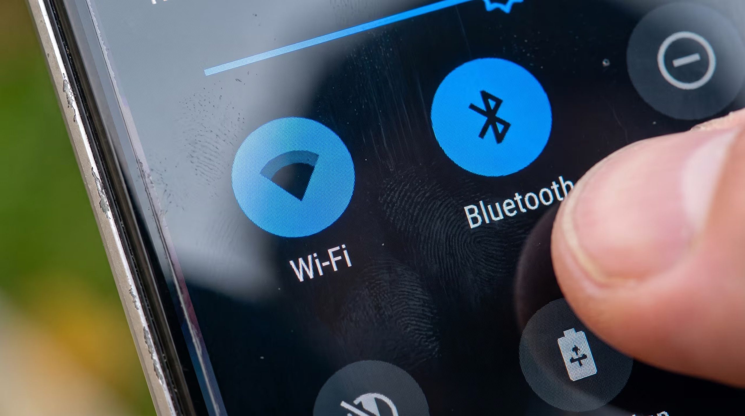 Es clave desactivar las opciones inalámbricas en el teléfono. (Imagen Ilustrativa Infobae)