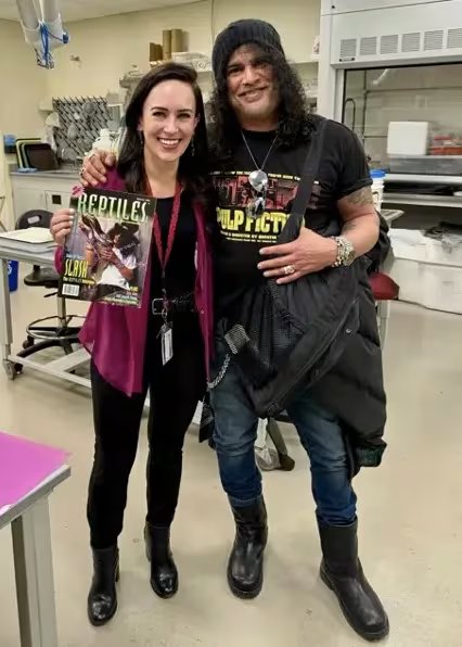 Sara Ruane, autora principal del artículo, relató su admiración por Slash y su afición a los reptiles desde la infancia