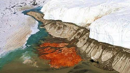 El estudio reveló que el origen más probable de la salmuera que alimenta las Cataratas de Sangre es agua de mar antigua que quedó atrapada cuando bajaron los niveles del mar y avanzó el glaciar Taylor