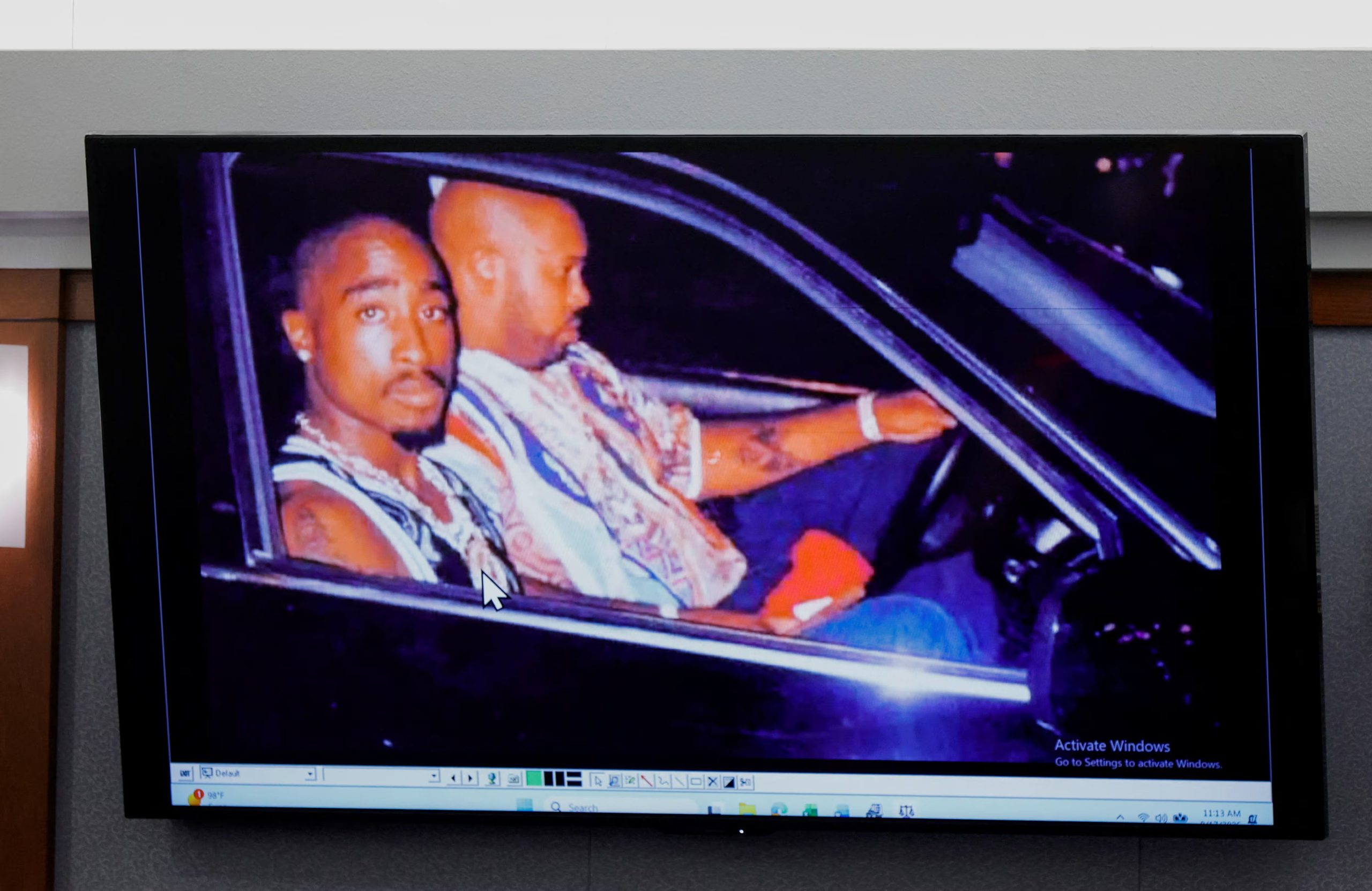 Una de las balas dañó un pulmón de Tupac Shakur, obligó a su extirpación y dejó dos litros de sangre en la cavidad torácica (REUTERS/Steve Marcus/Pool)